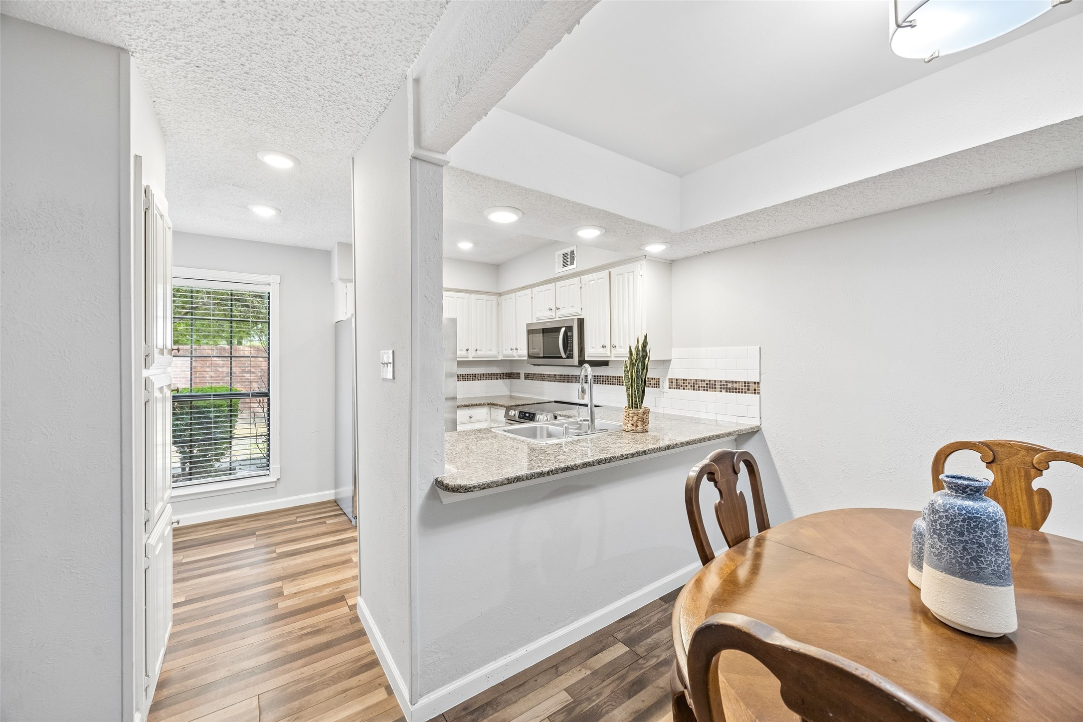 333 Melrose Drive 22C