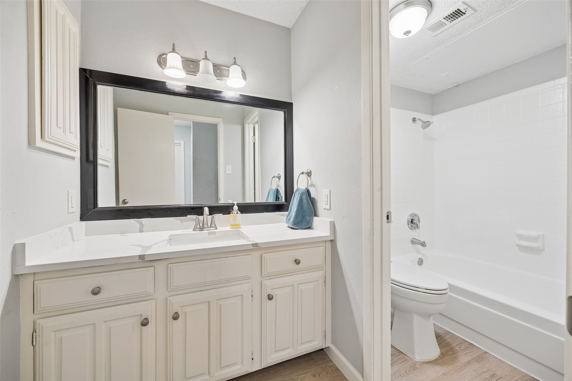 333 Melrose Drive 22C