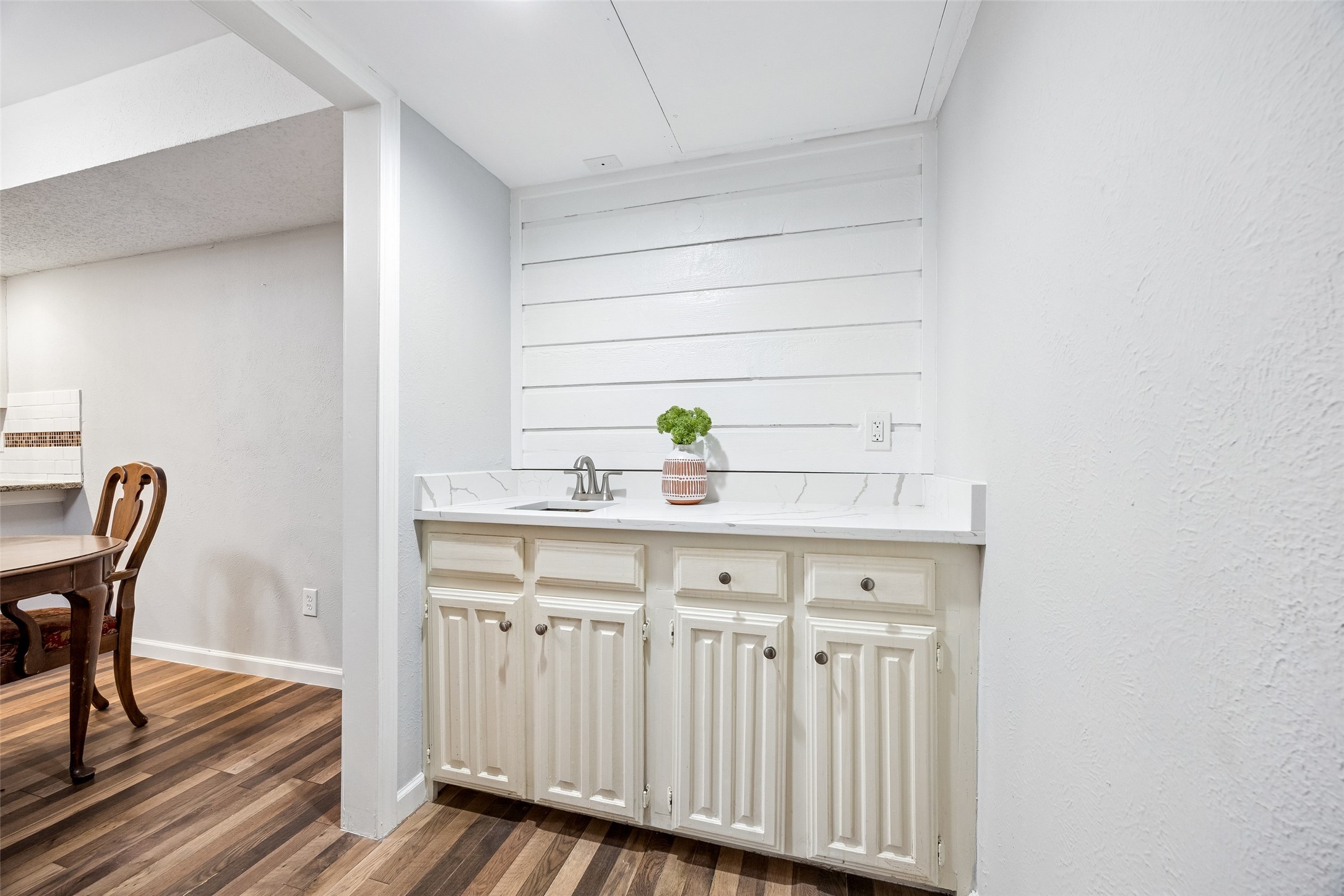 333 Melrose Drive 22C