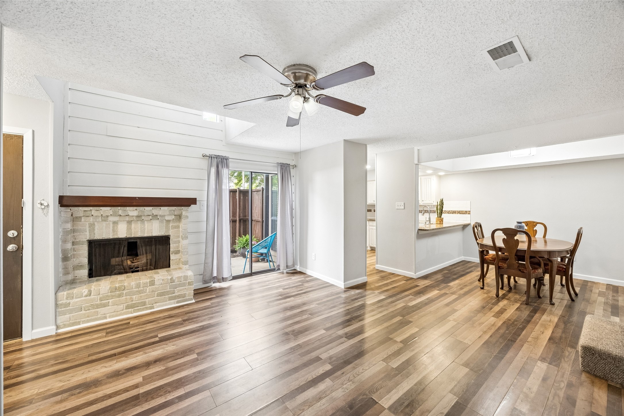 333 Melrose Drive 22C