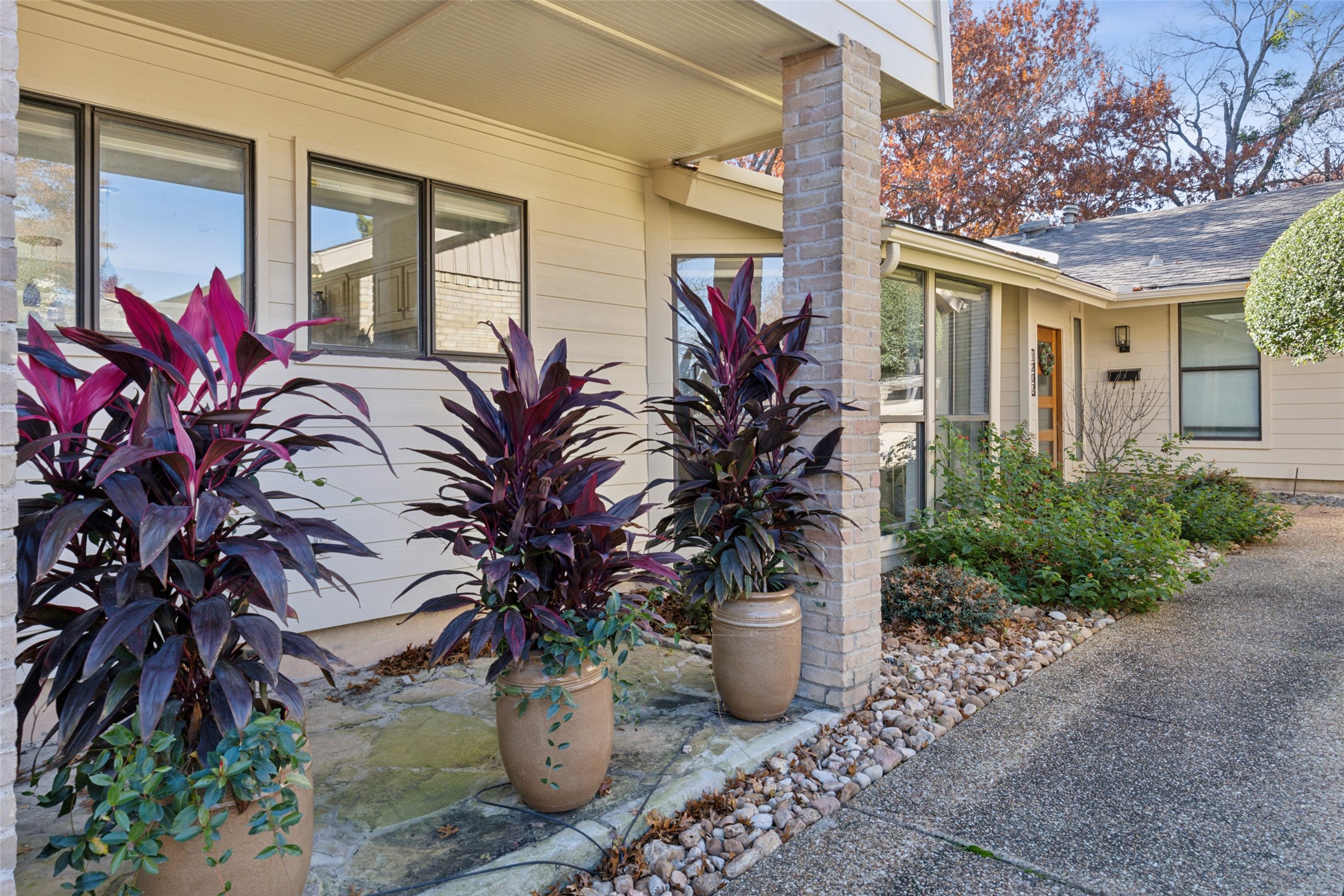 1207 Middlebrook Place