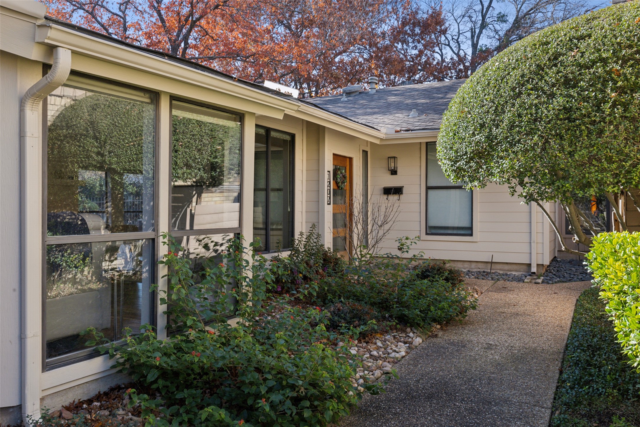 1207 Middlebrook Place