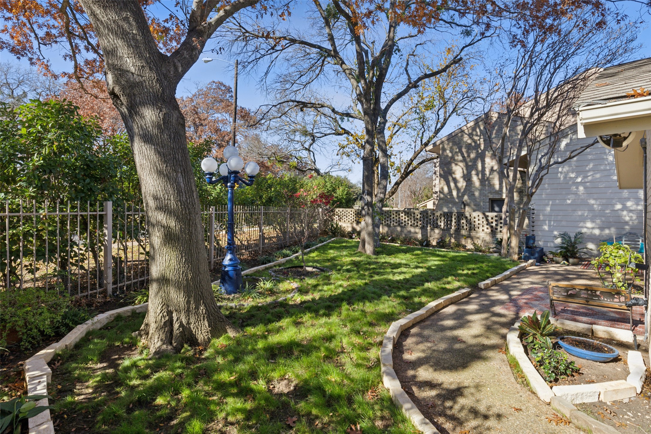 1207 Middlebrook Place