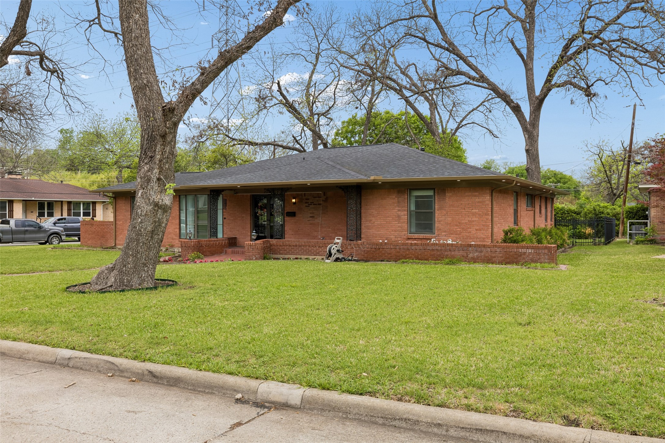 2133 Ebbtide Lane