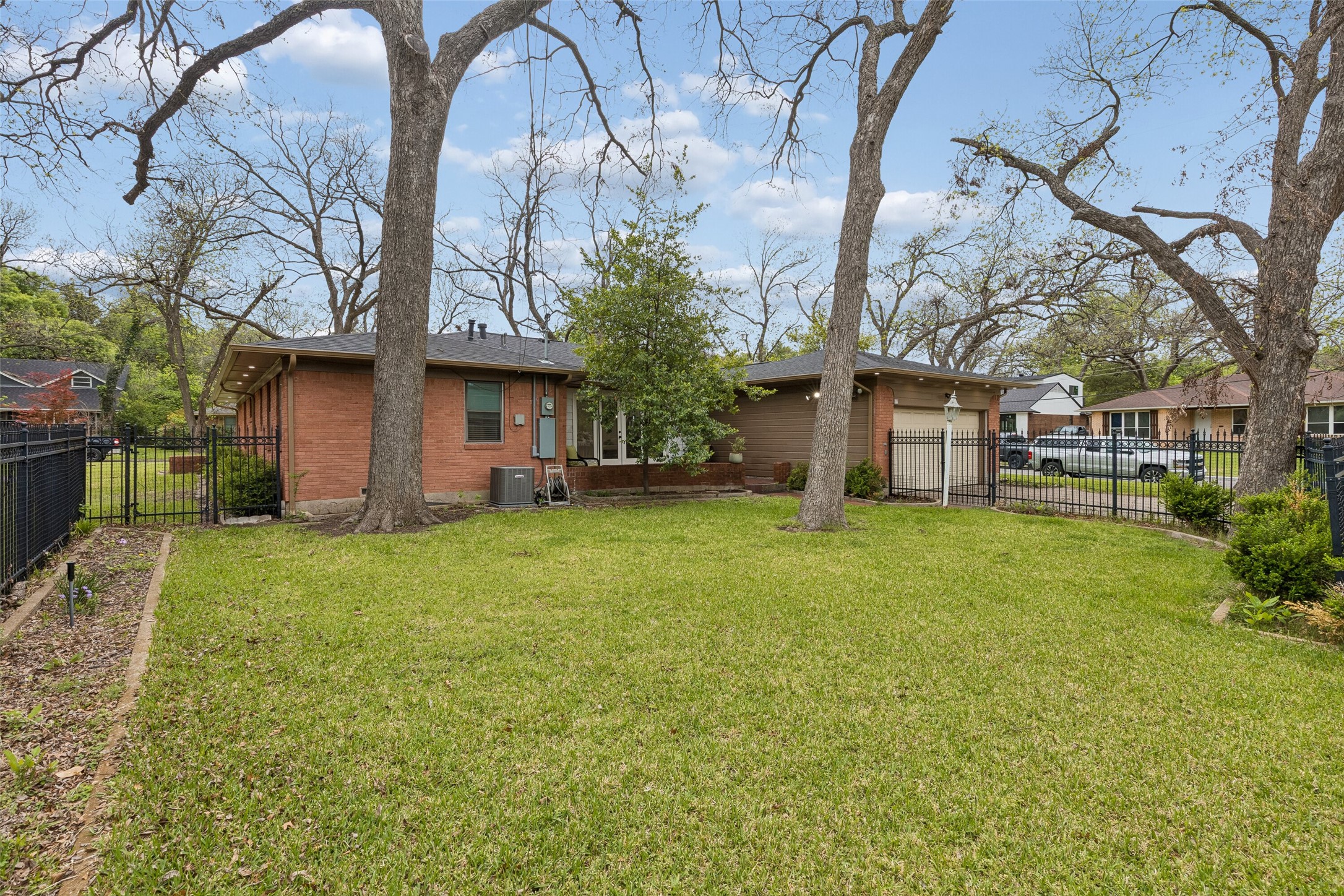 2133 Ebbtide Lane