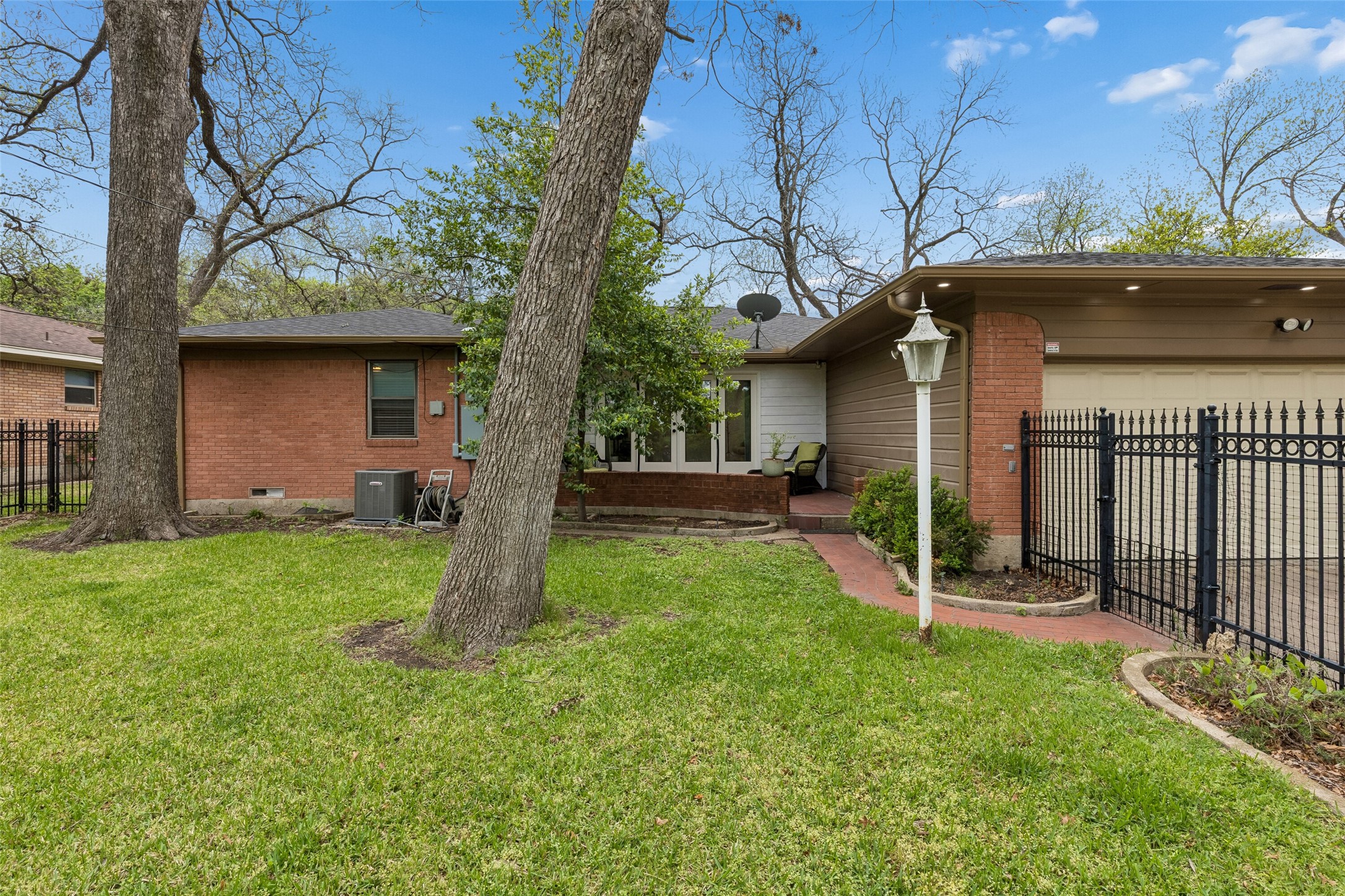 2133 Ebbtide Lane
