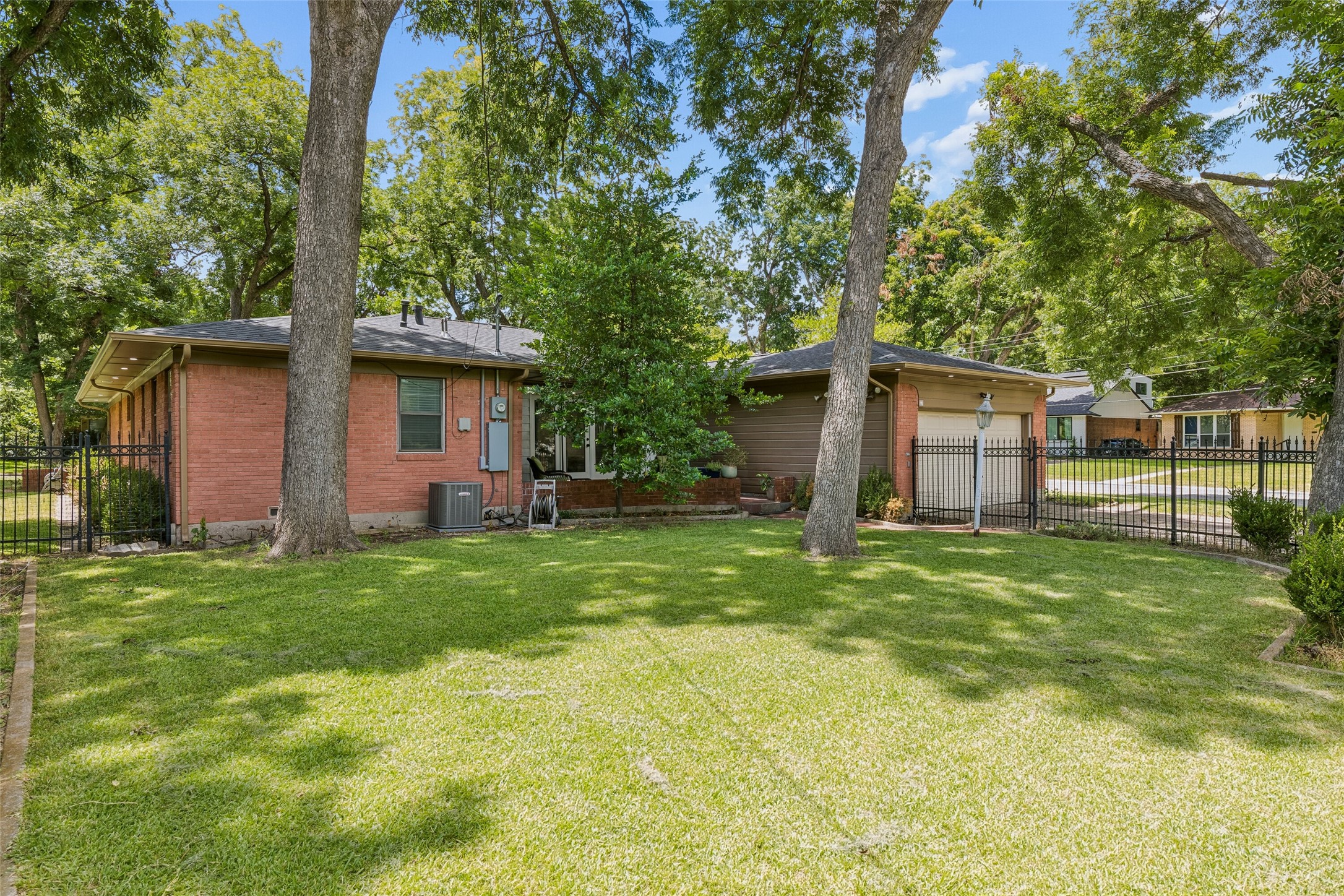 2133 Ebbtide Lane