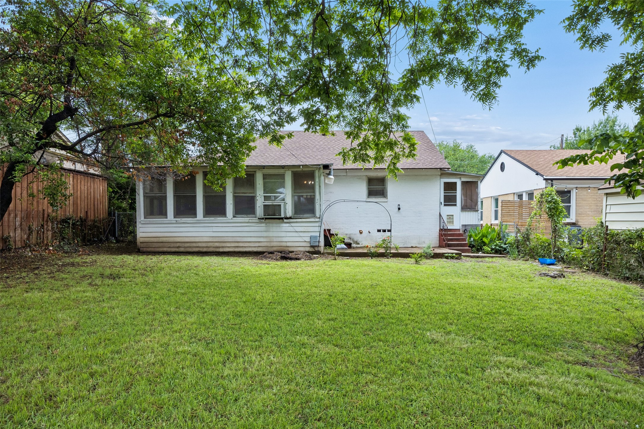 106 N Briscoe Boulevard