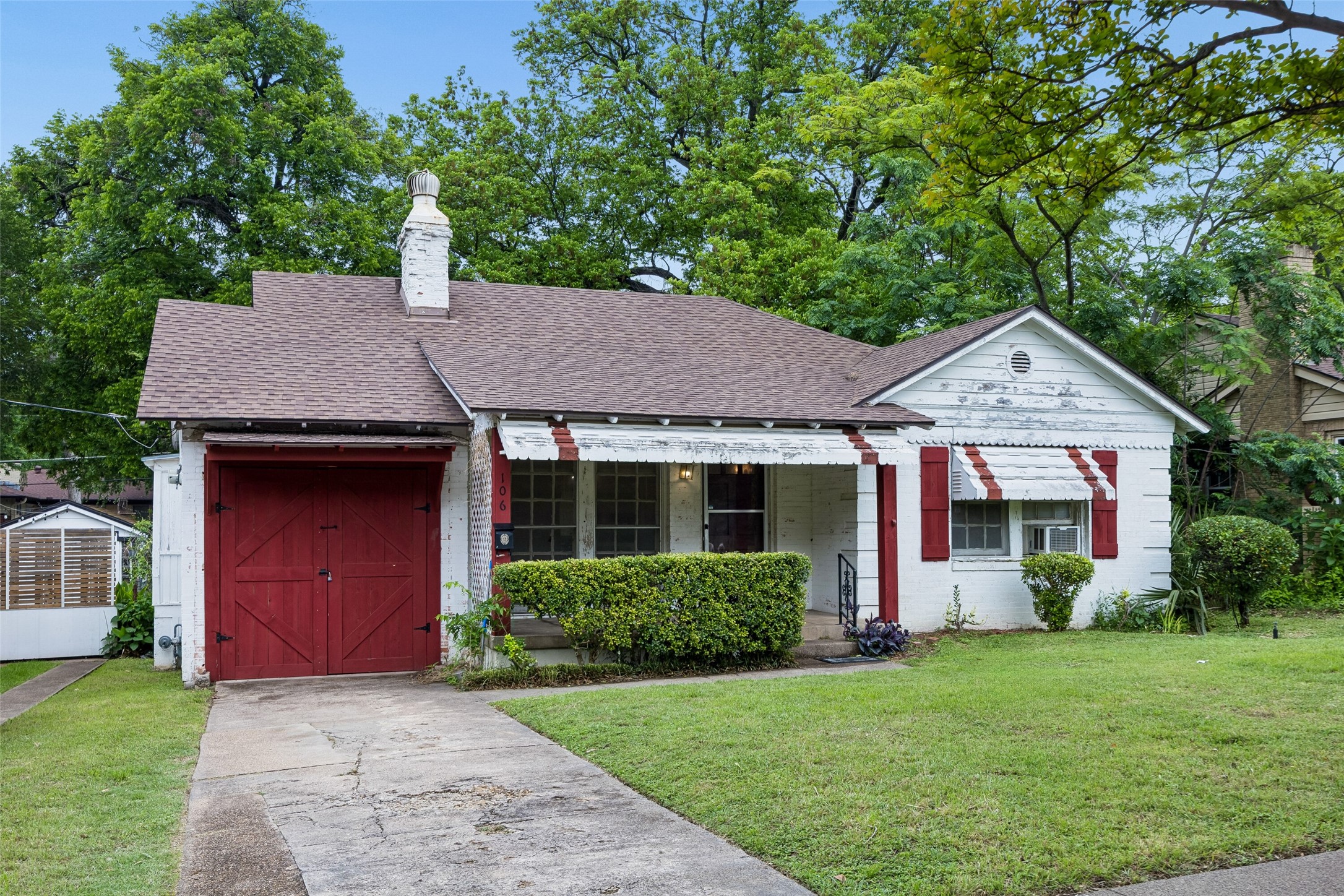 106 N Briscoe Boulevard