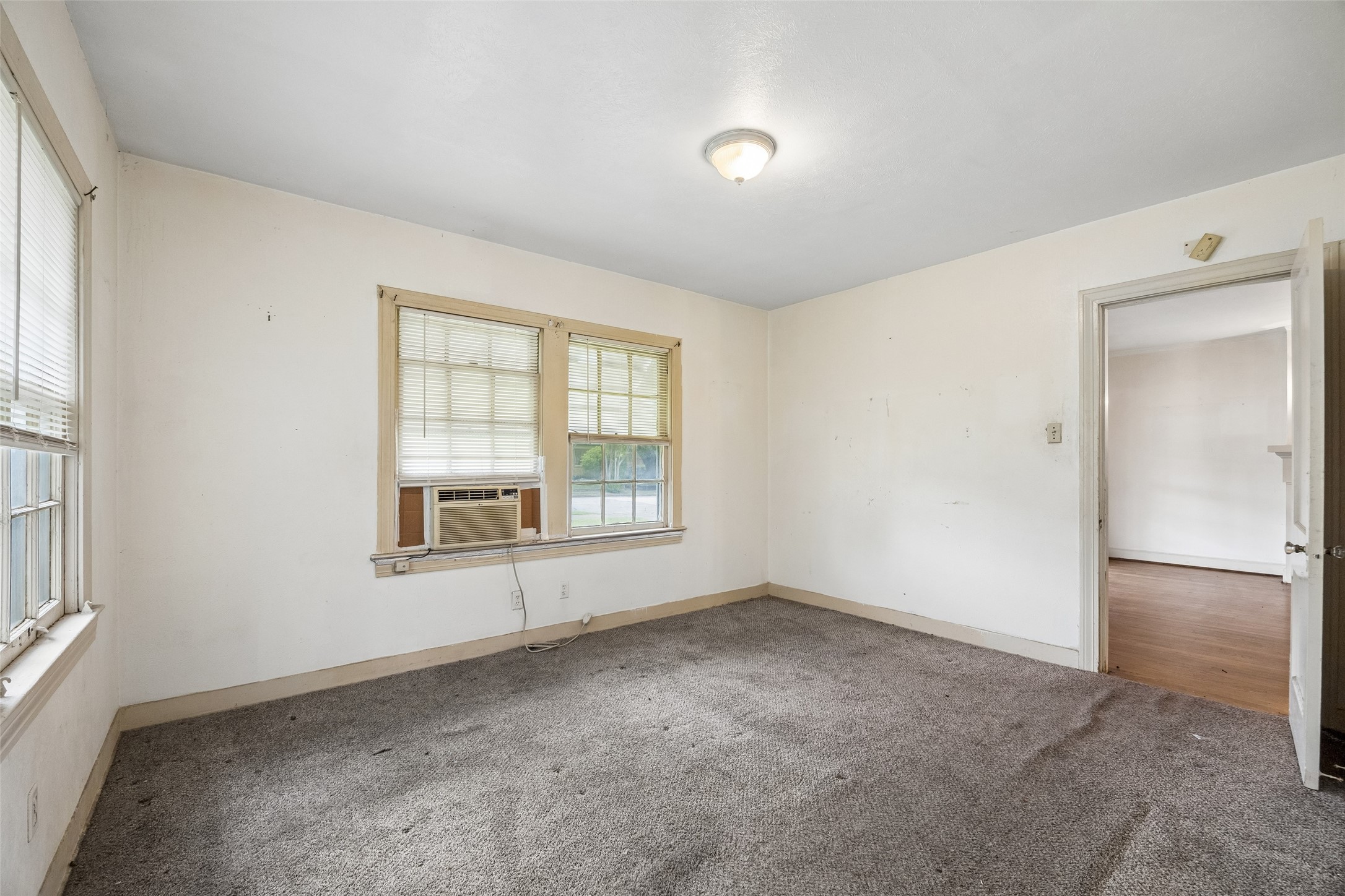 106 N Briscoe Boulevard