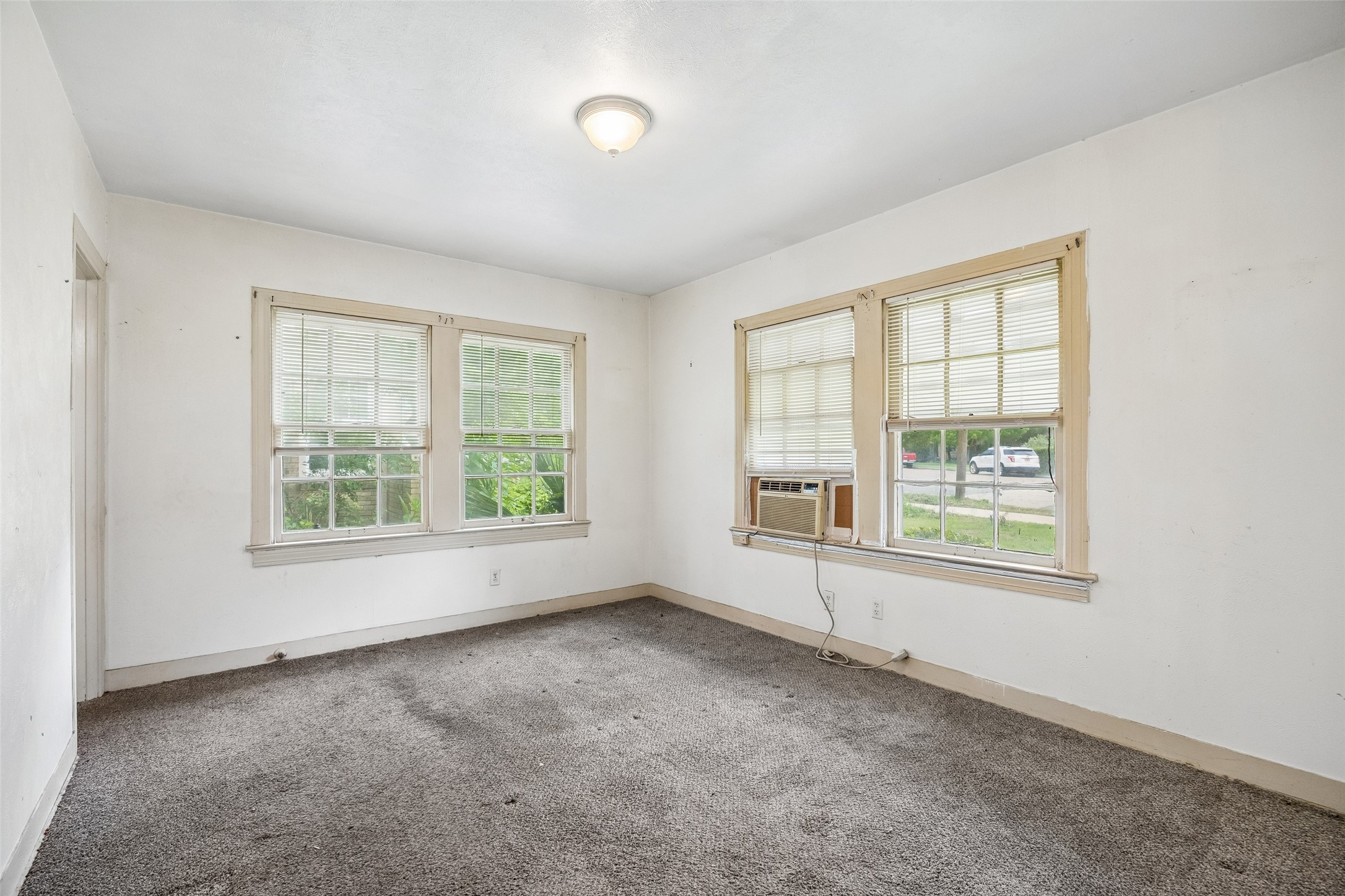 106 N Briscoe Boulevard