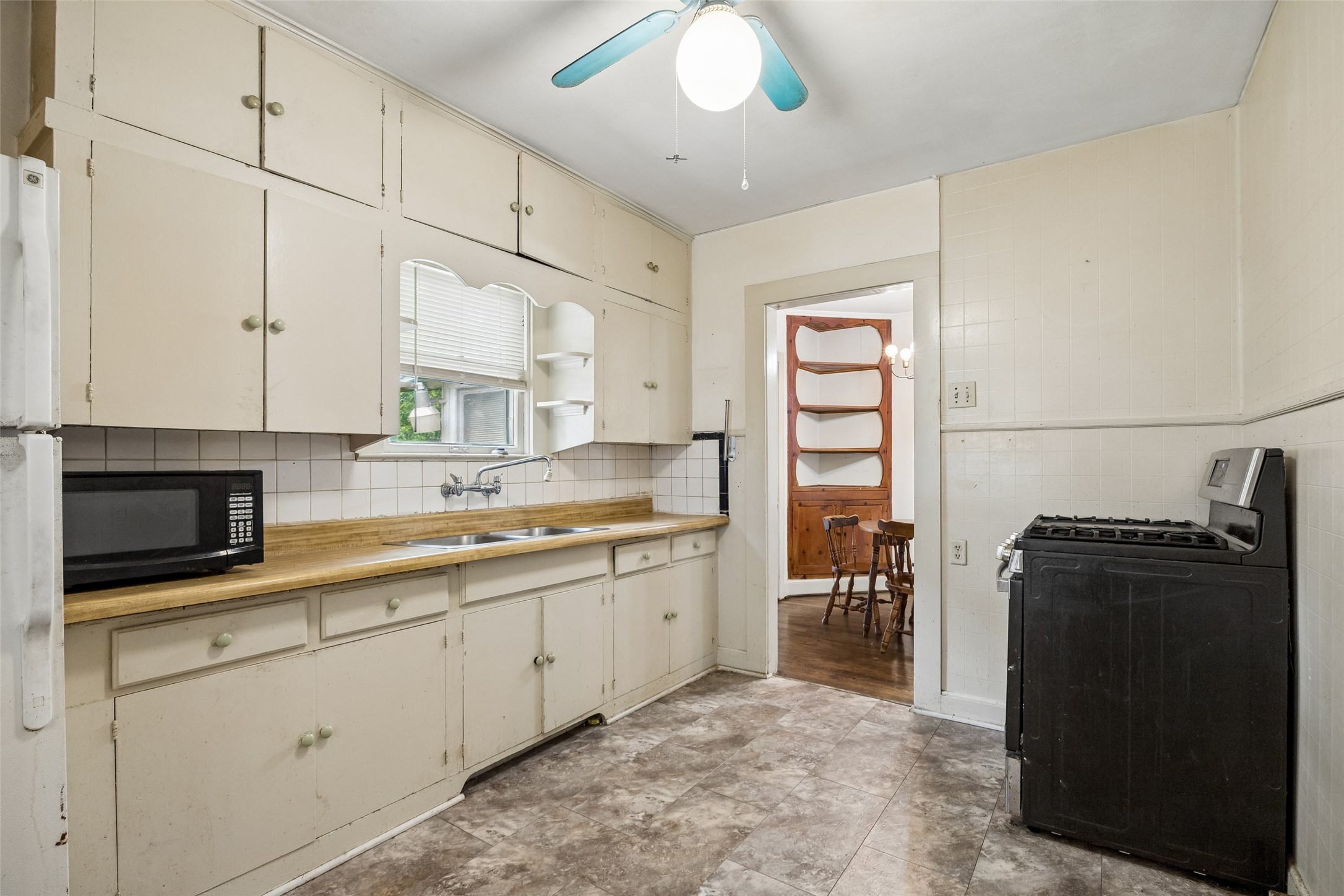 106 N Briscoe Boulevard