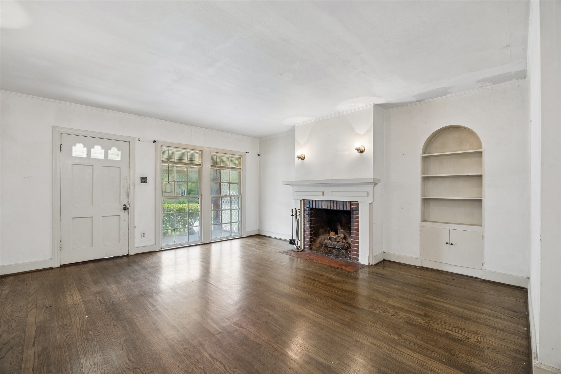 106 N Briscoe Boulevard