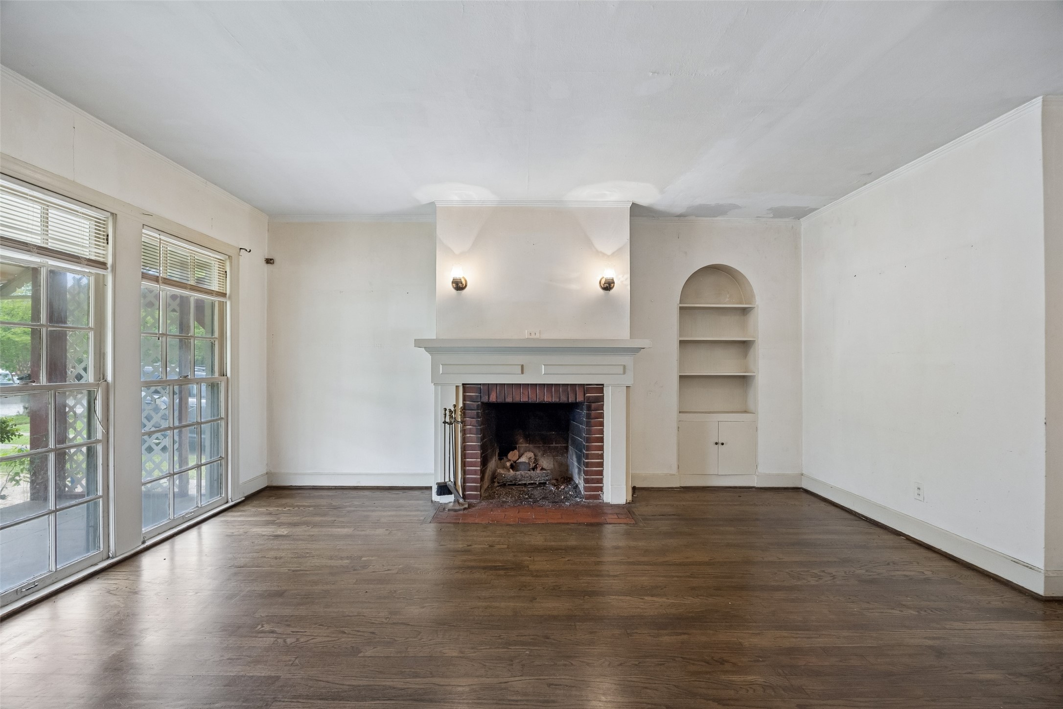 106 N Briscoe Boulevard