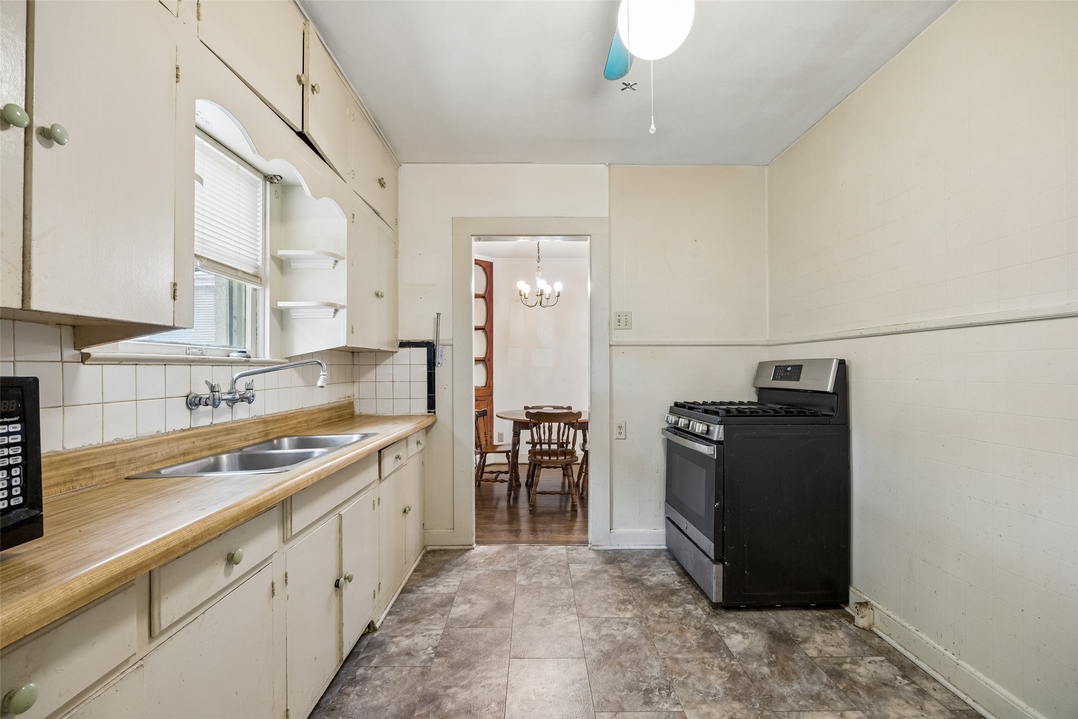 106 N Briscoe Boulevard