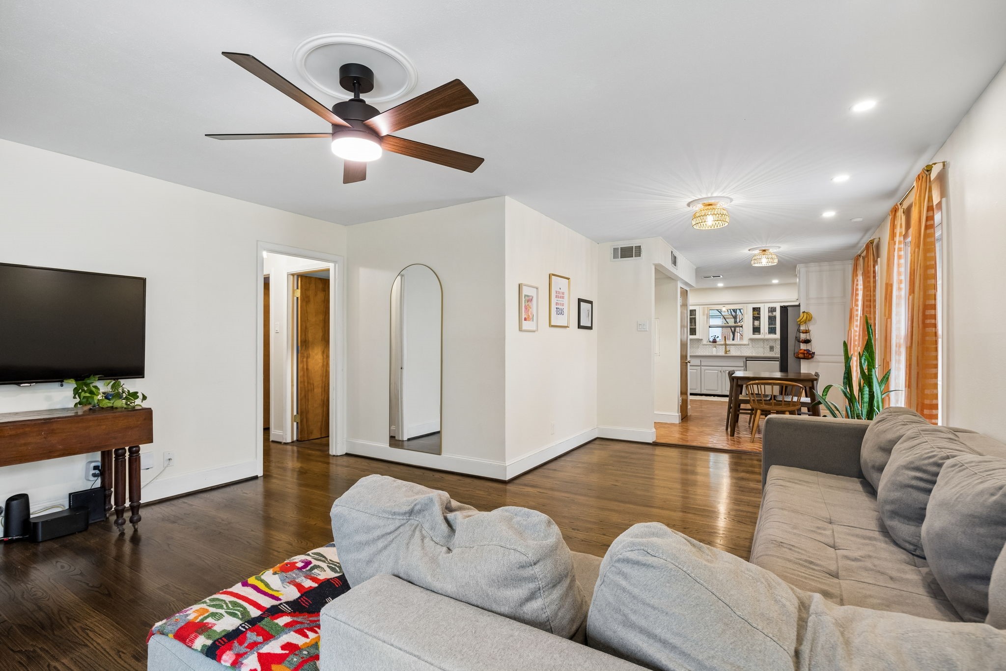 2006 Elmwood Boulevard