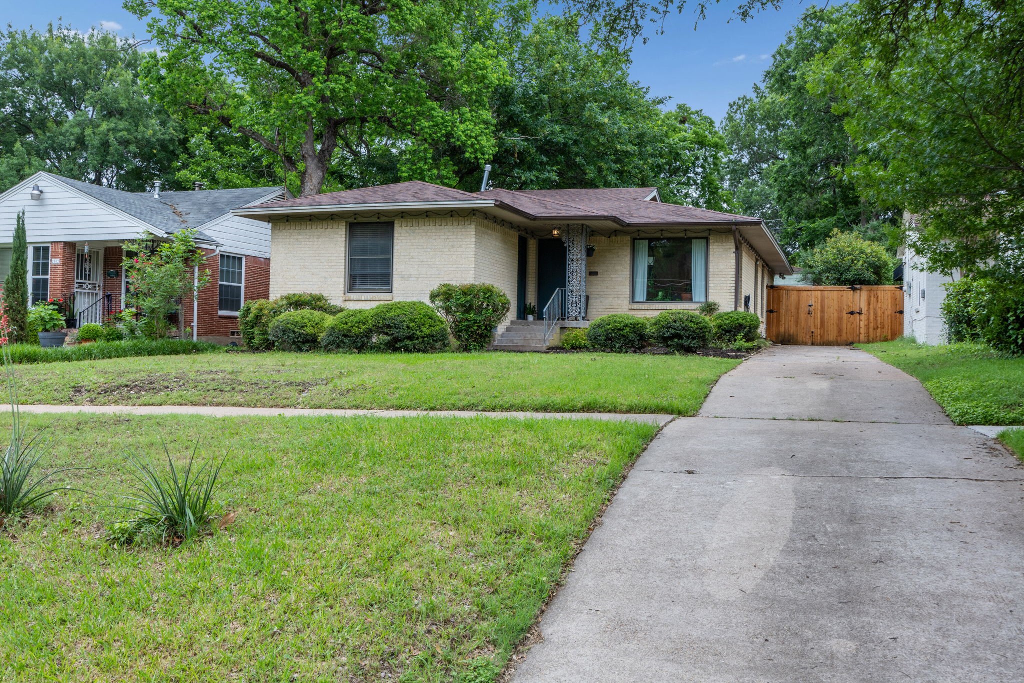 2006 Elmwood Boulevard