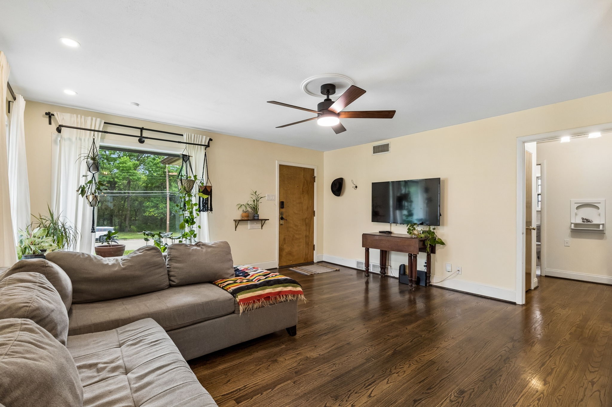 2006 Elmwood Boulevard