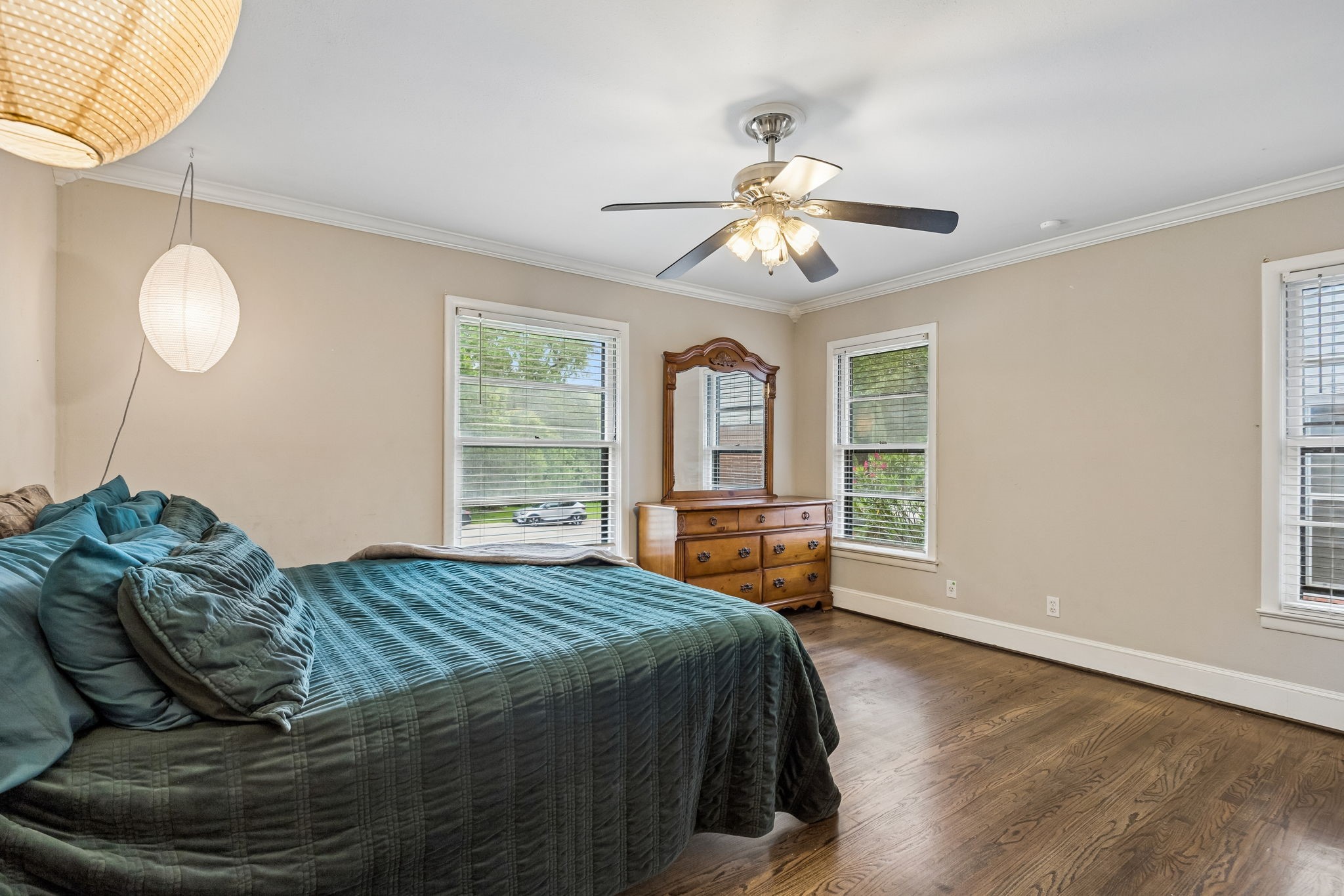 2006 Elmwood Boulevard