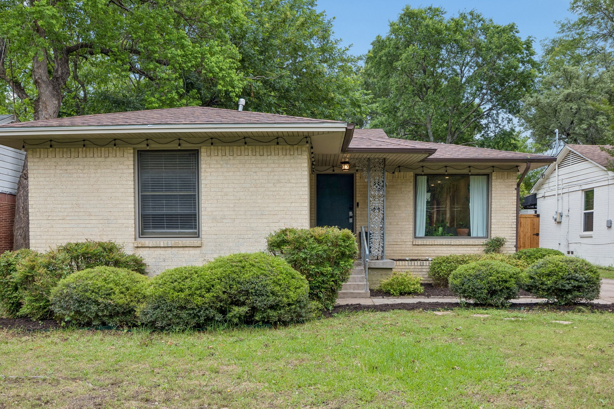 2006 Elmwood Boulevard