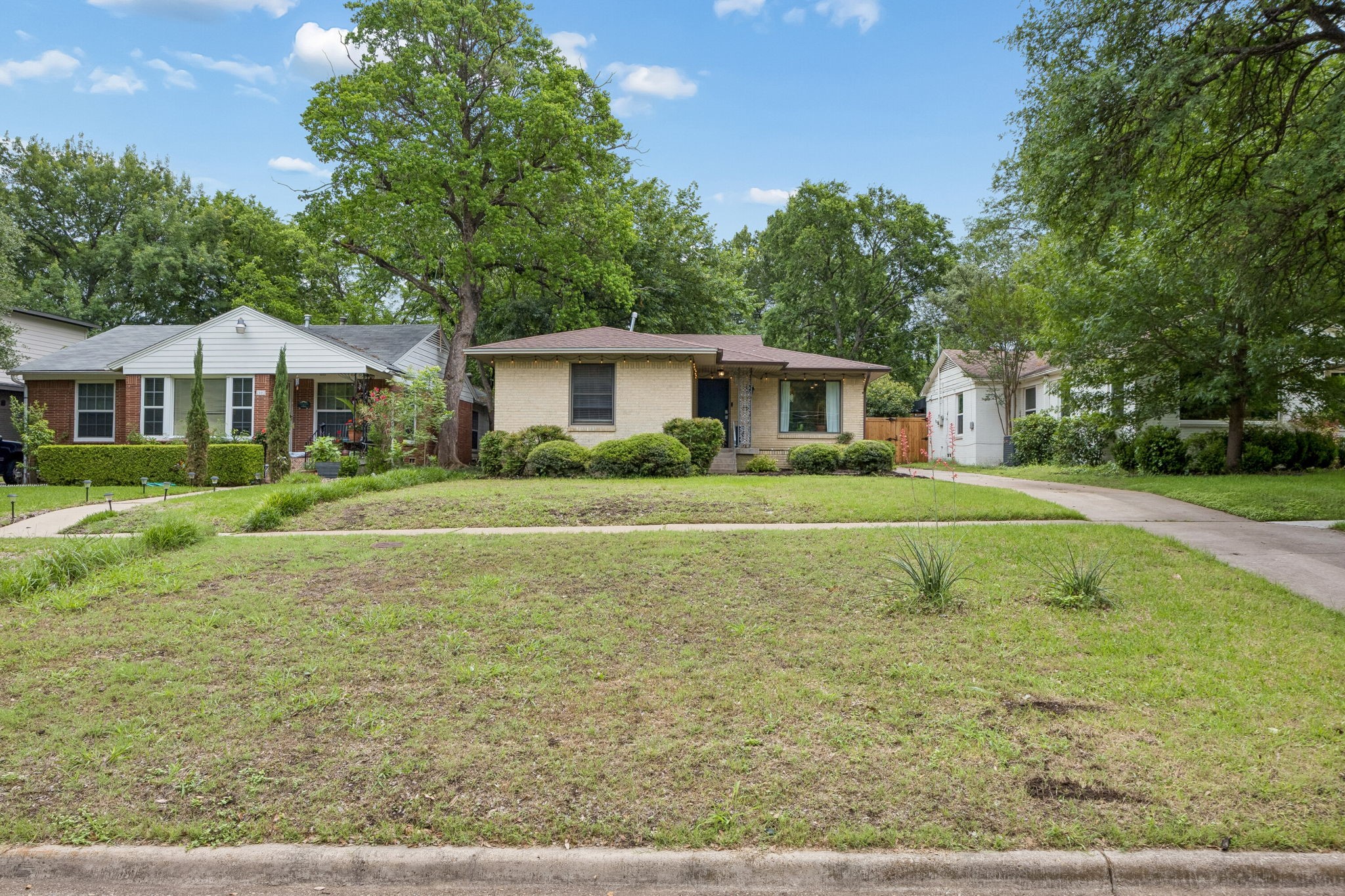 2006 Elmwood Boulevard