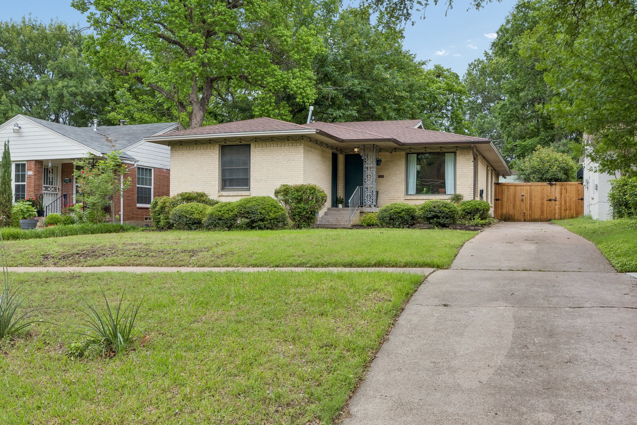 2006 Elmwood Boulevard