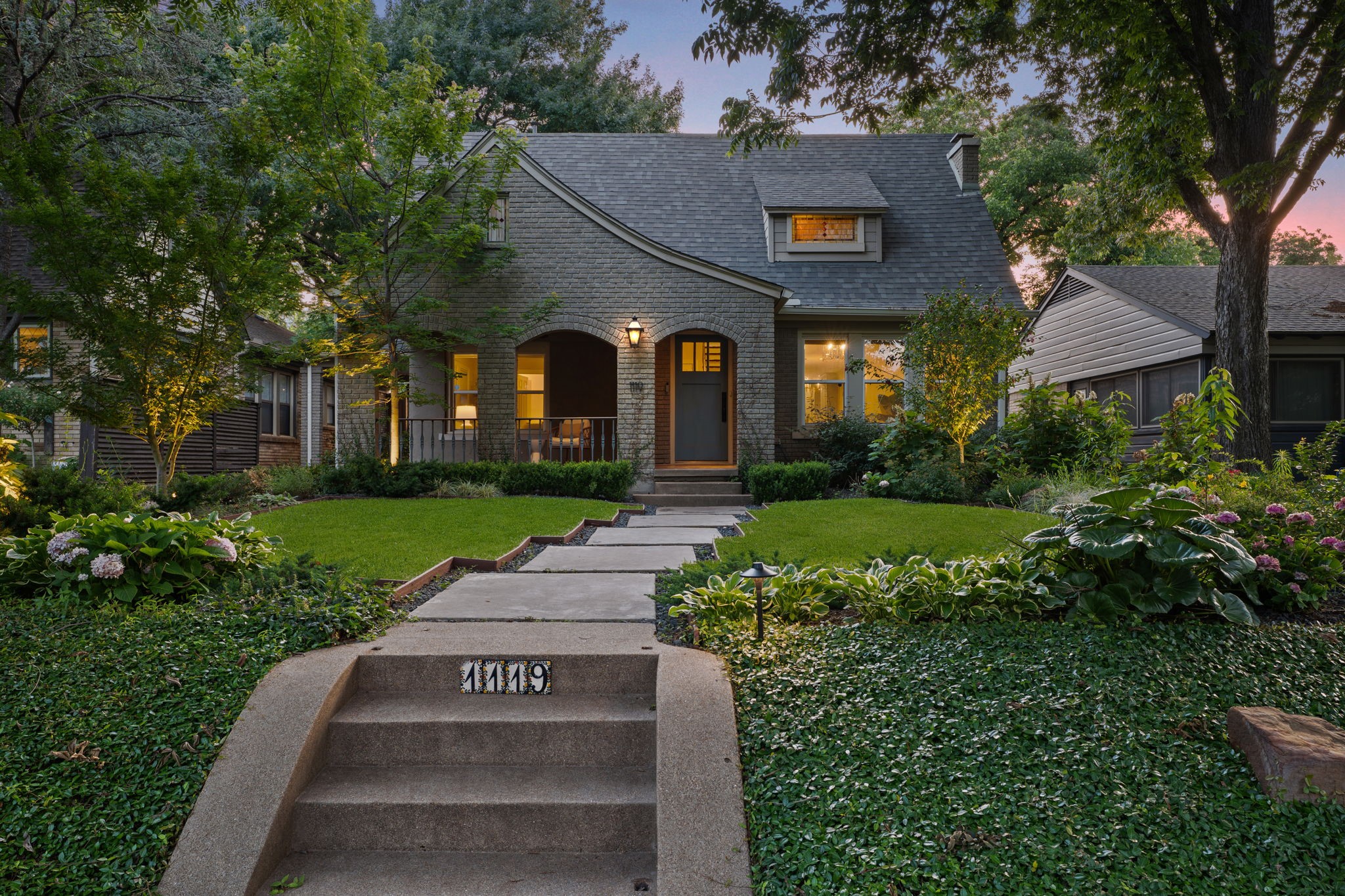 1119 N Winnetka Avenue