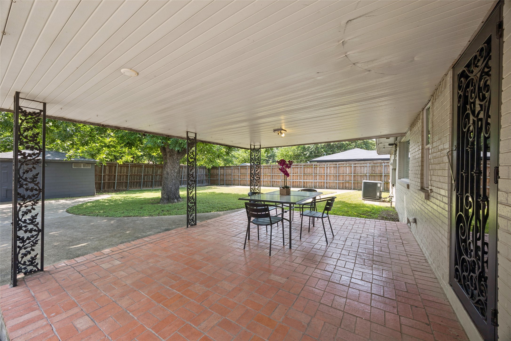324 N Brighton Avenue