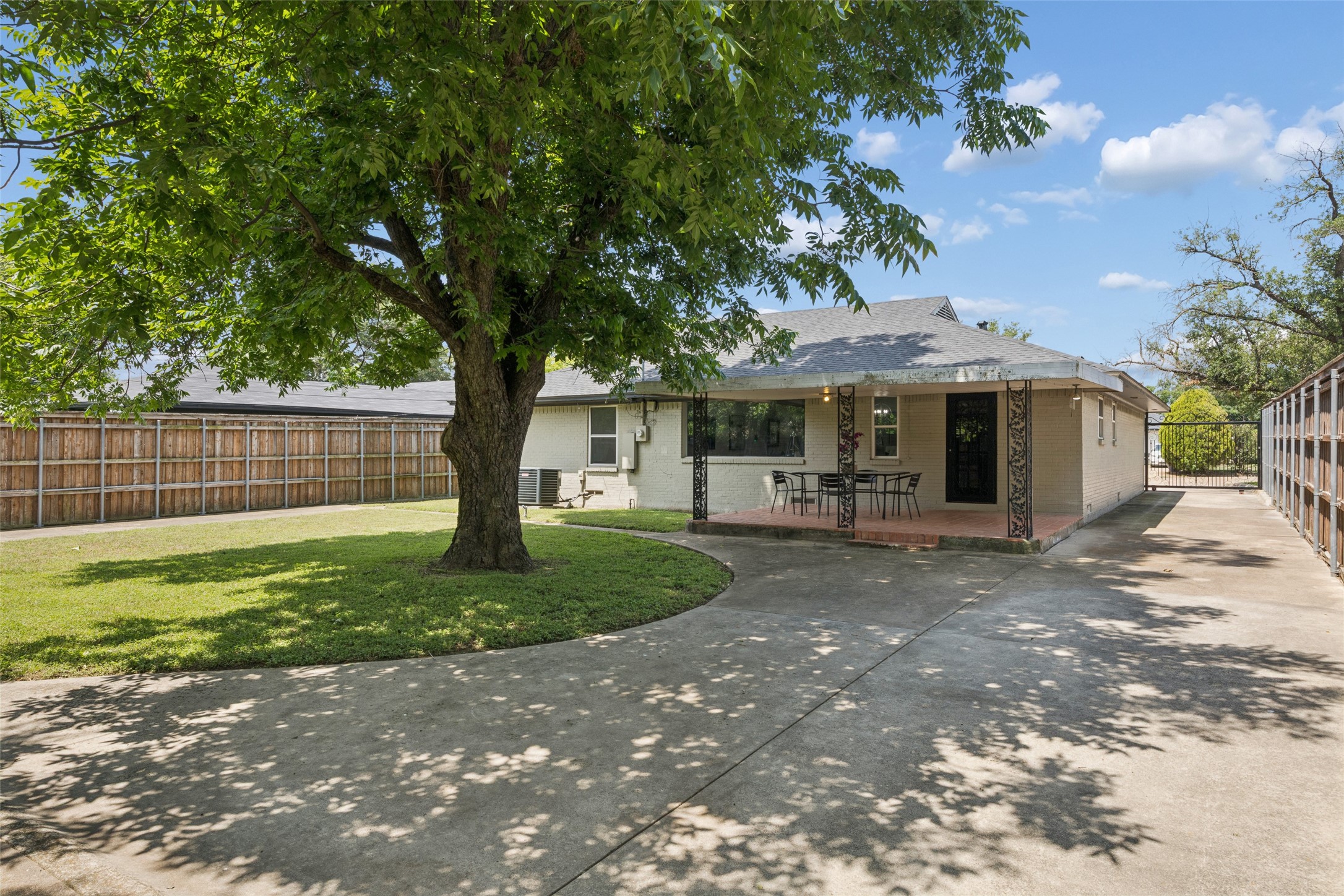 324 N Brighton Avenue