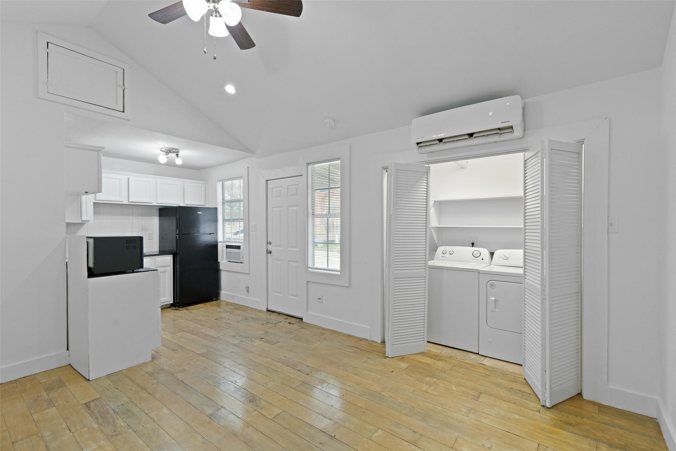 820 W 10th Street
