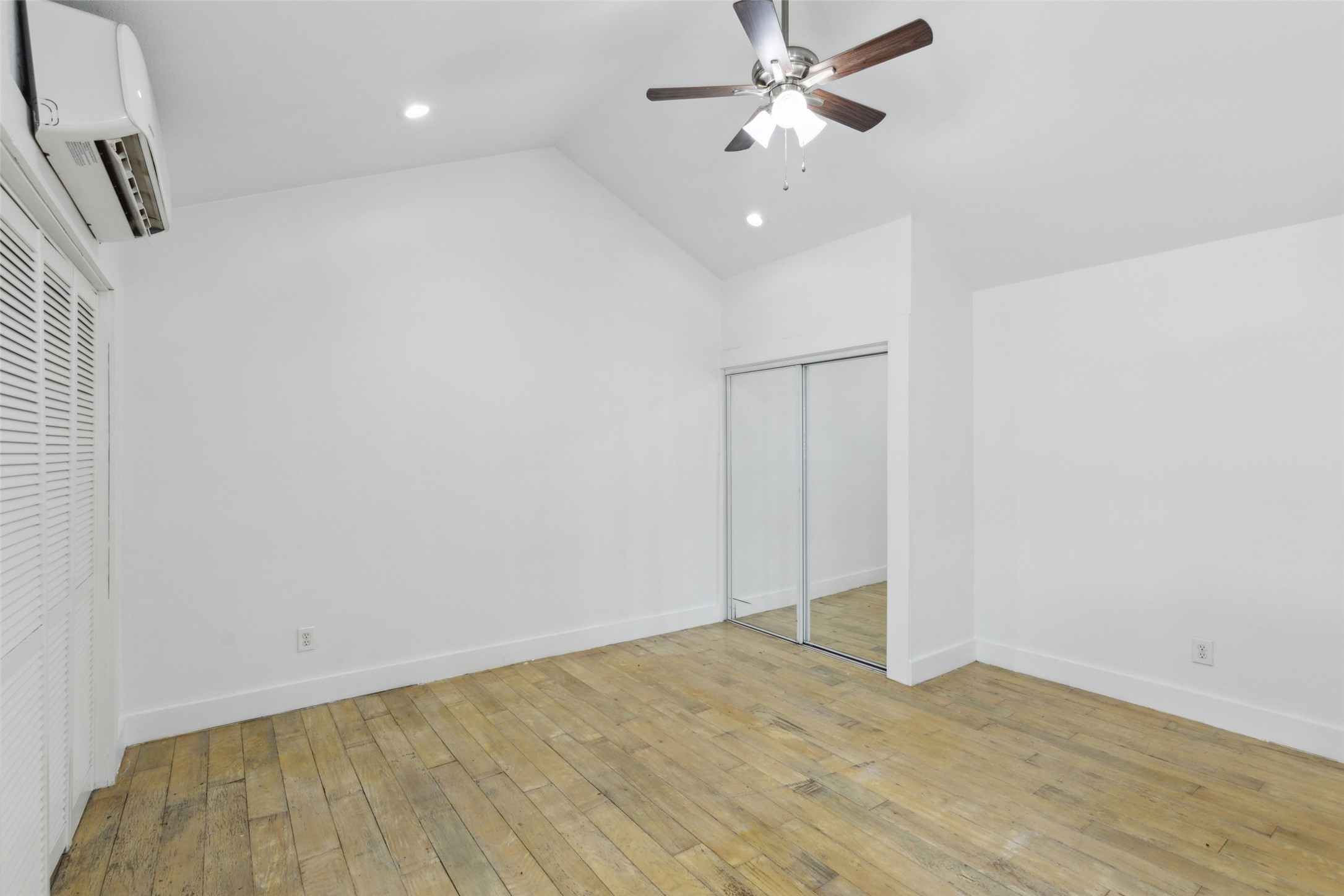 820 W 10th Street