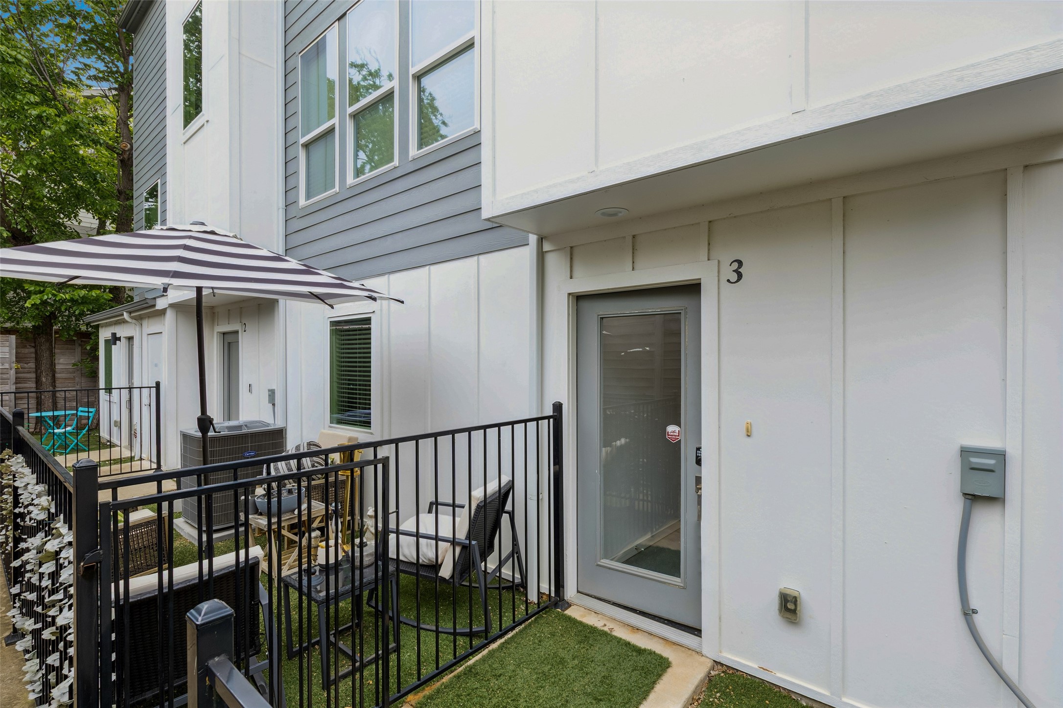 5647 Live Oak Street 101