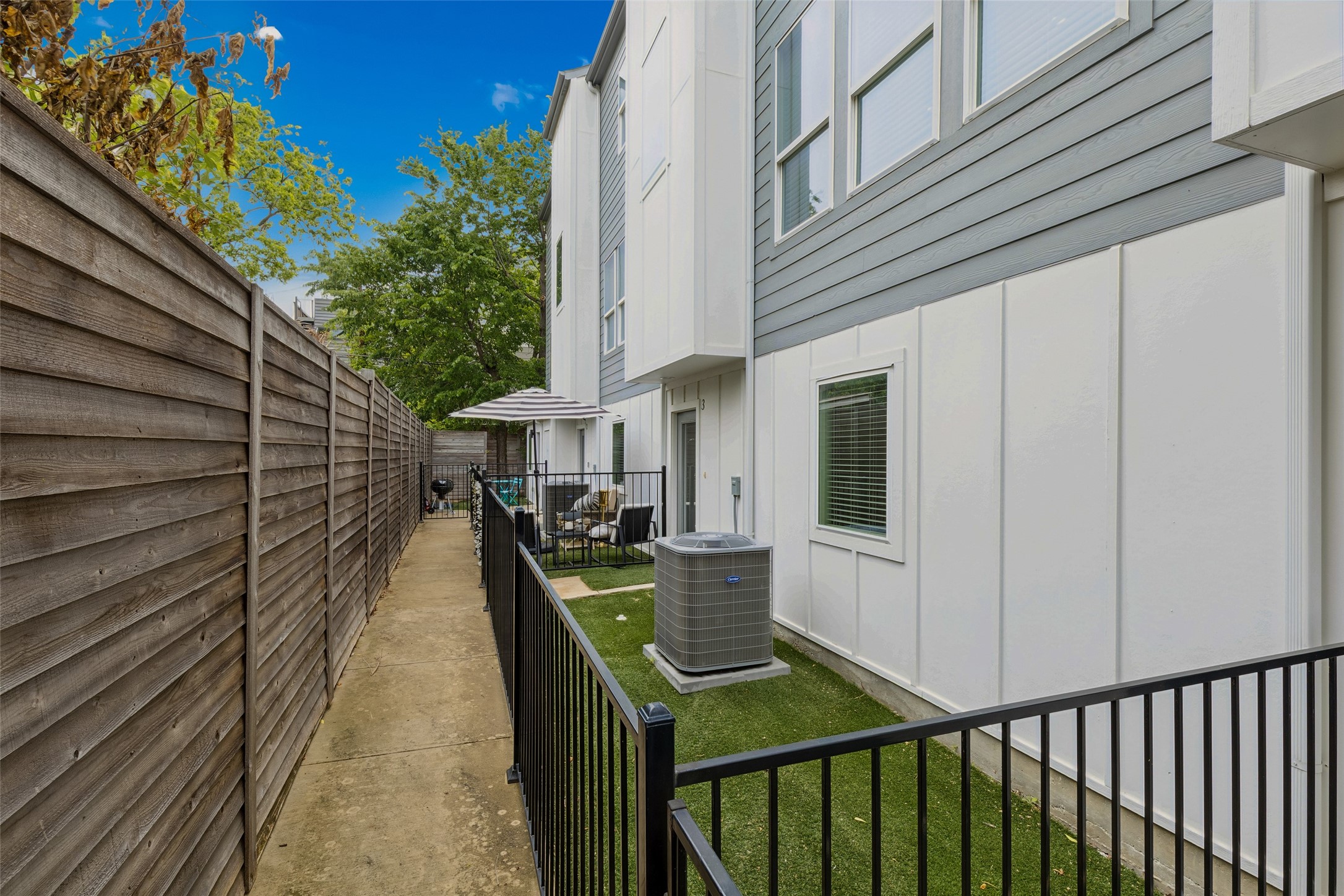 5647 Live Oak Street 101