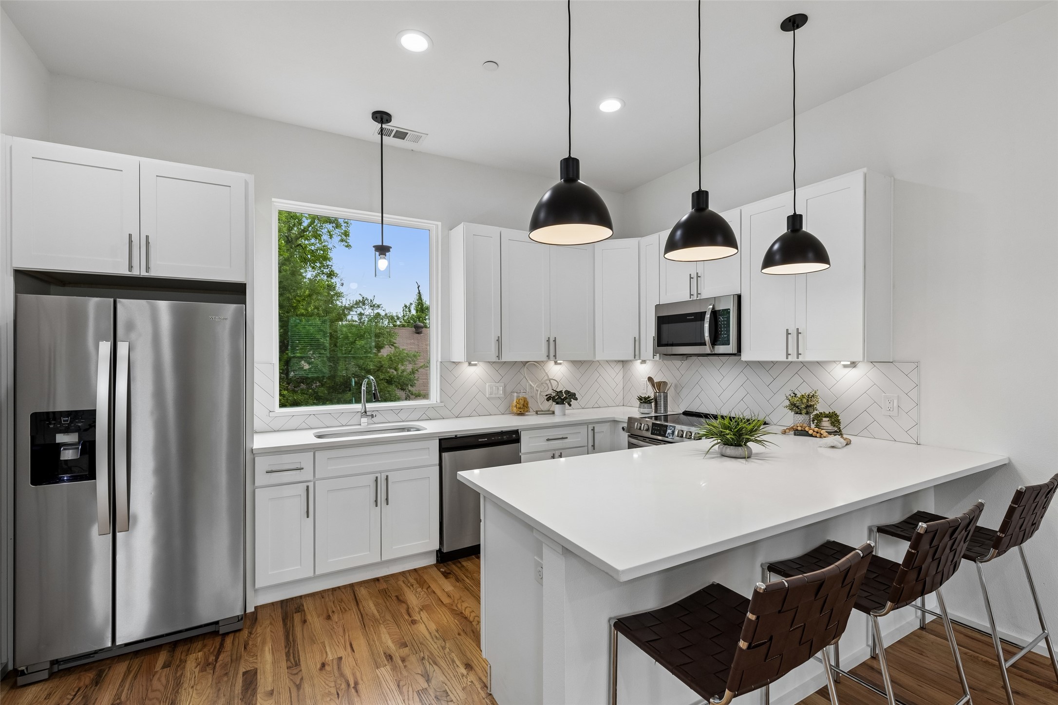 5647 Live Oak Street 101