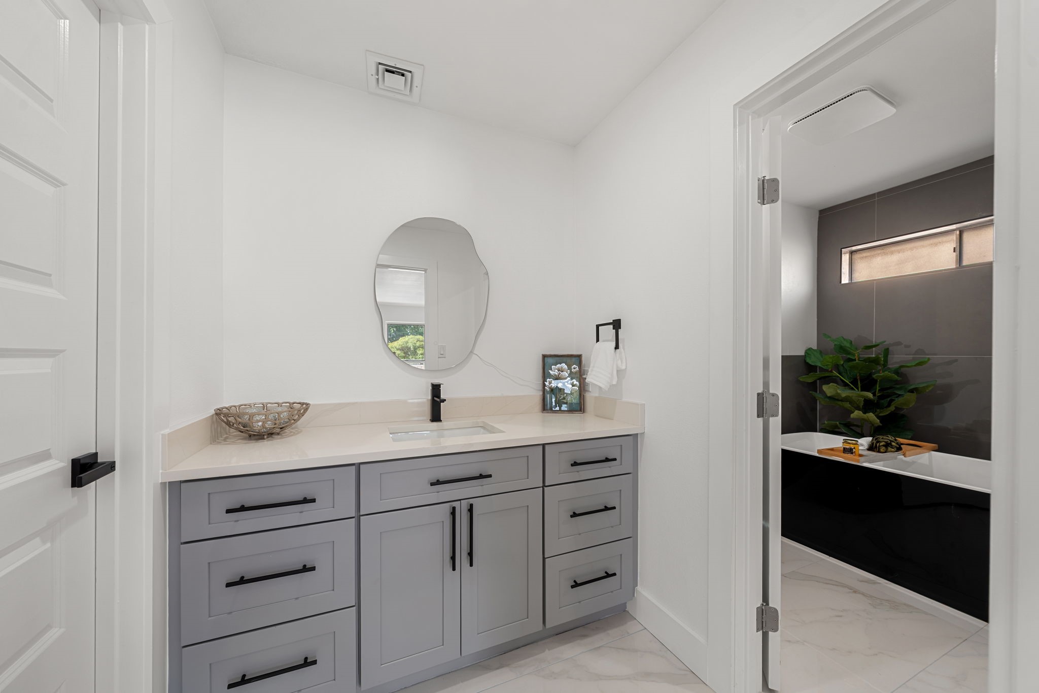 9648 Fallbrook Drive