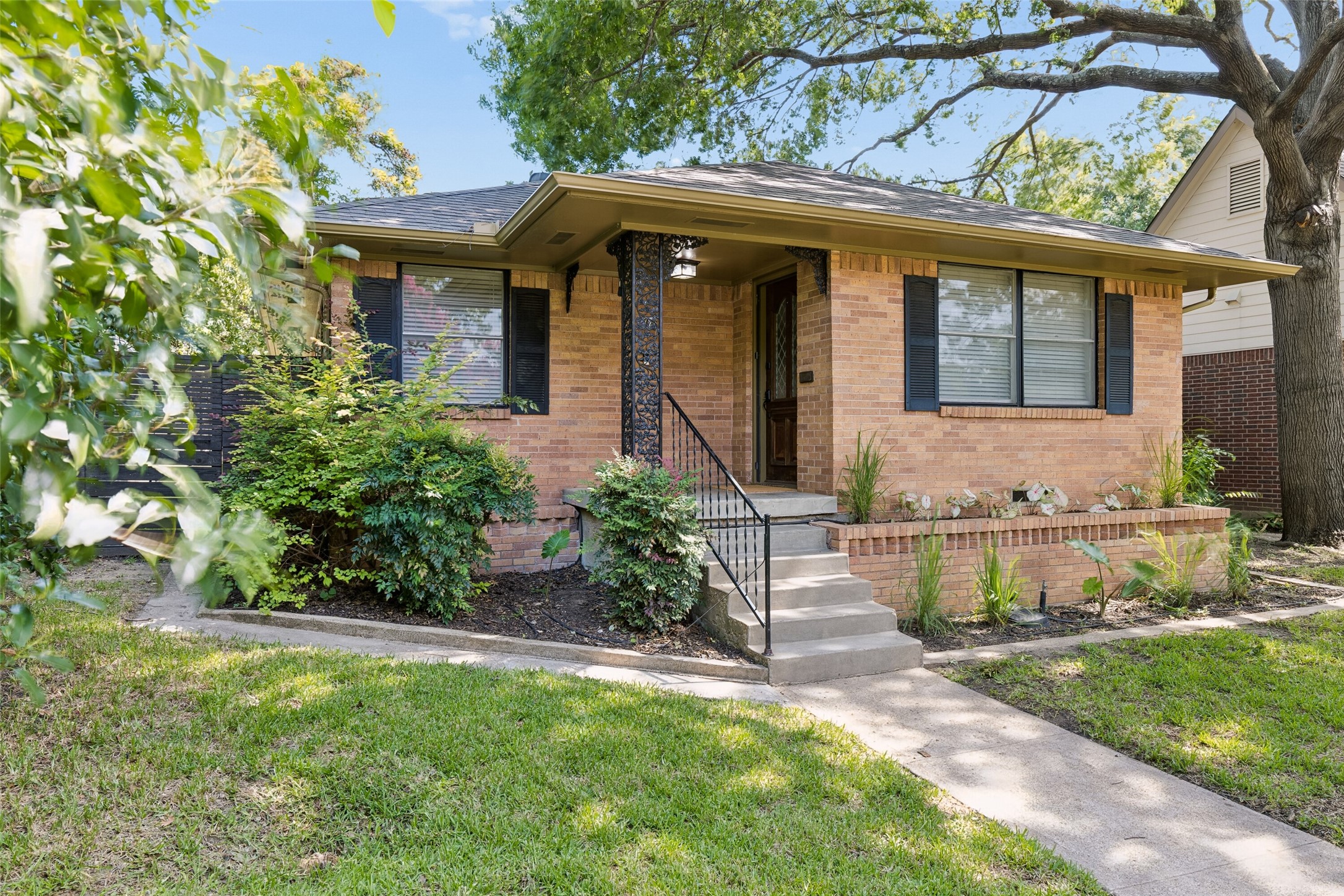 2728 Alco Avenue