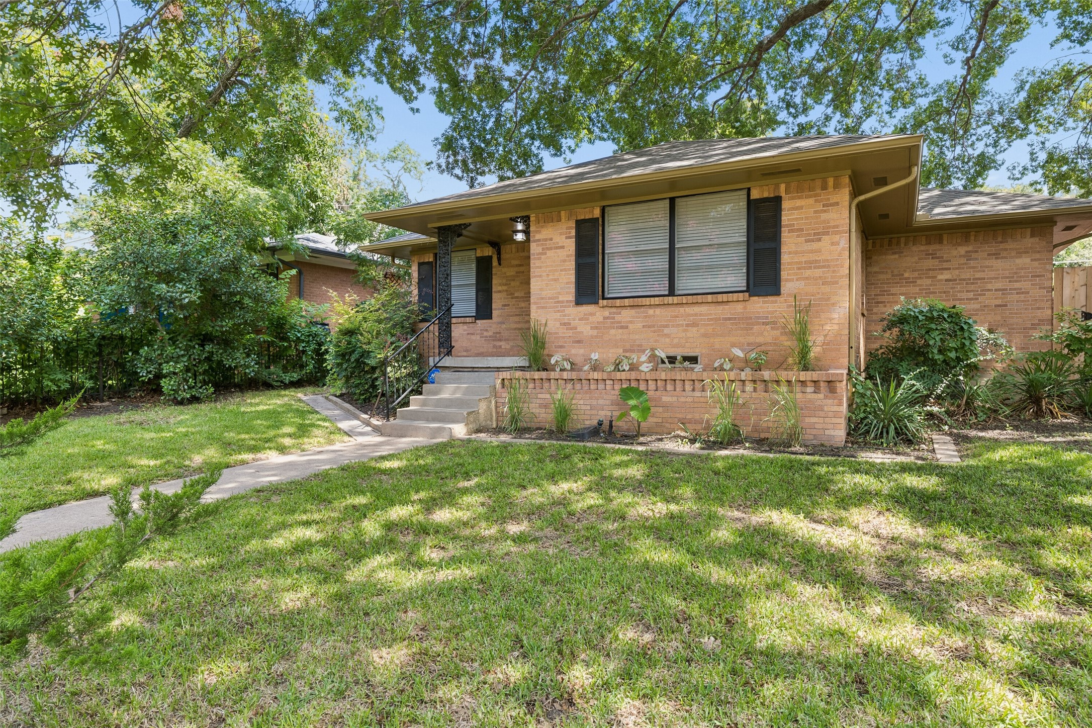 2728 Alco Avenue