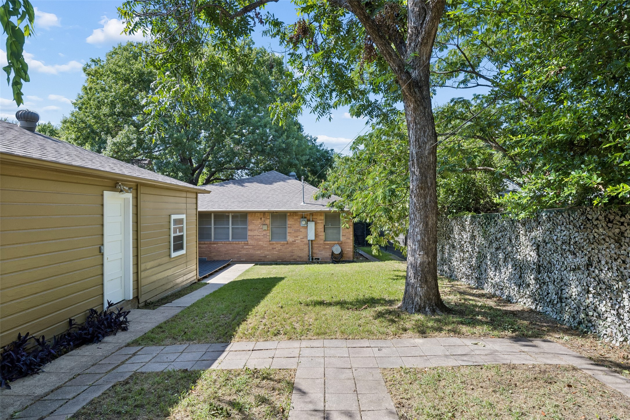 2728 Alco Avenue