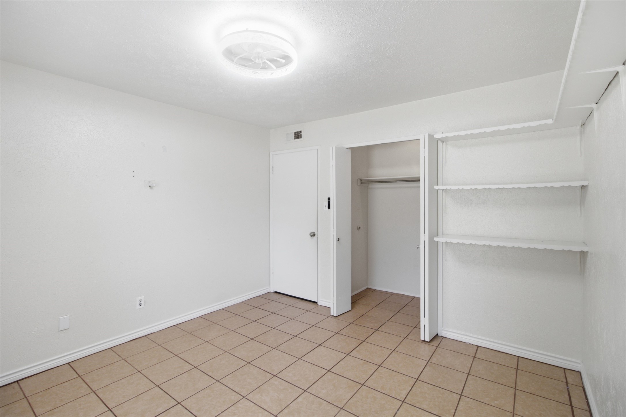 3709 Yaupon Drive