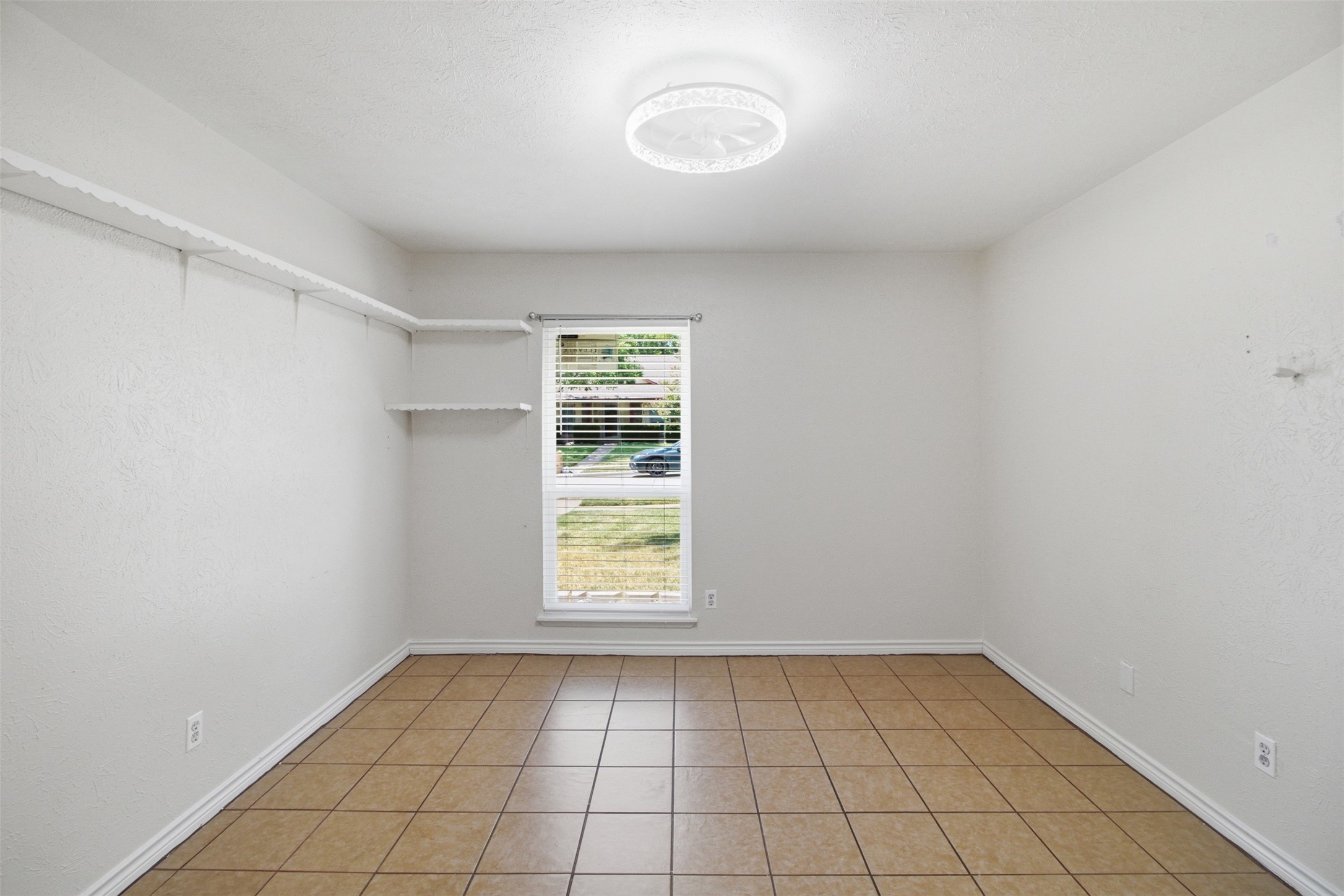 3709 Yaupon Drive