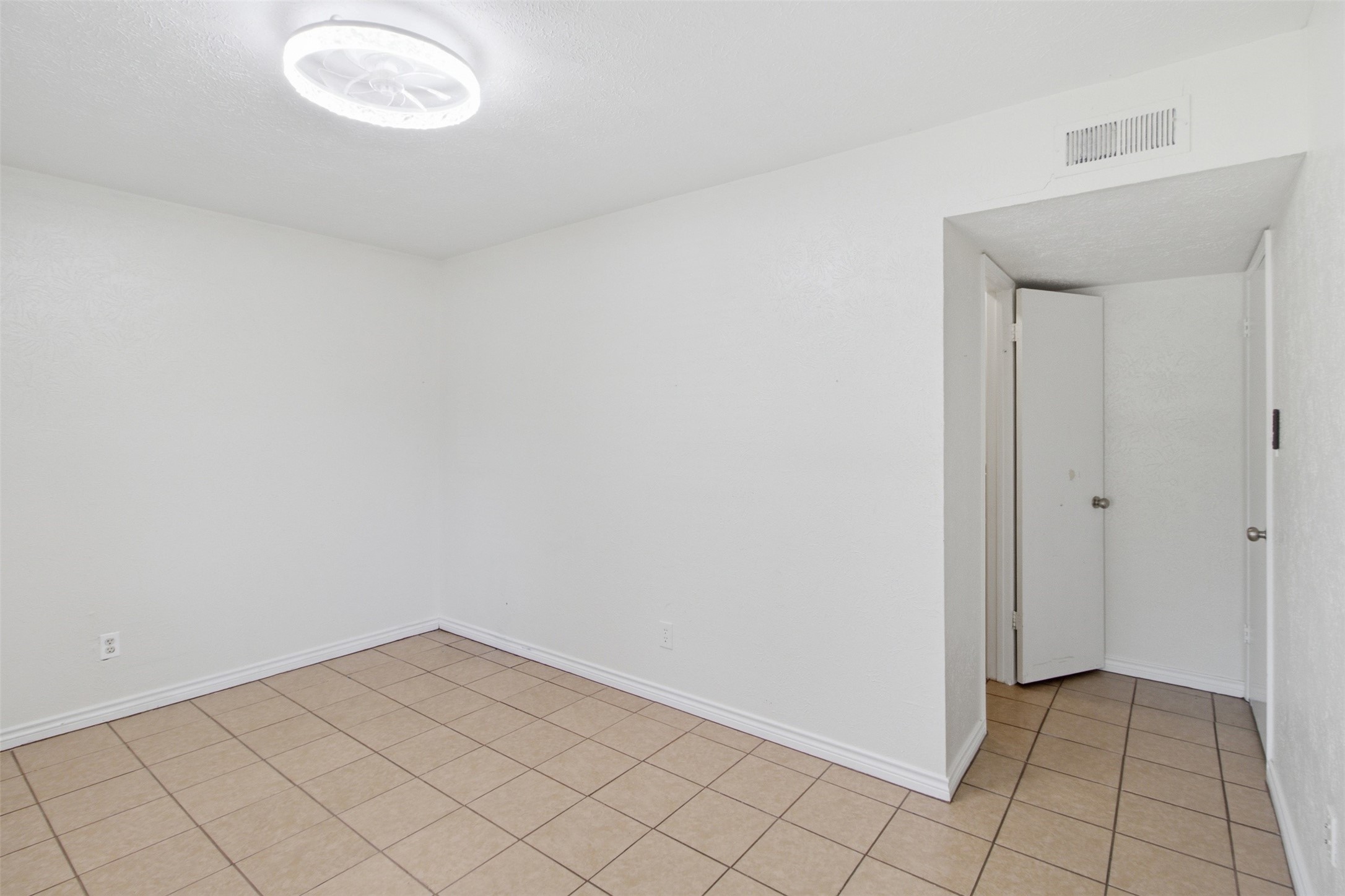 3709 Yaupon Drive