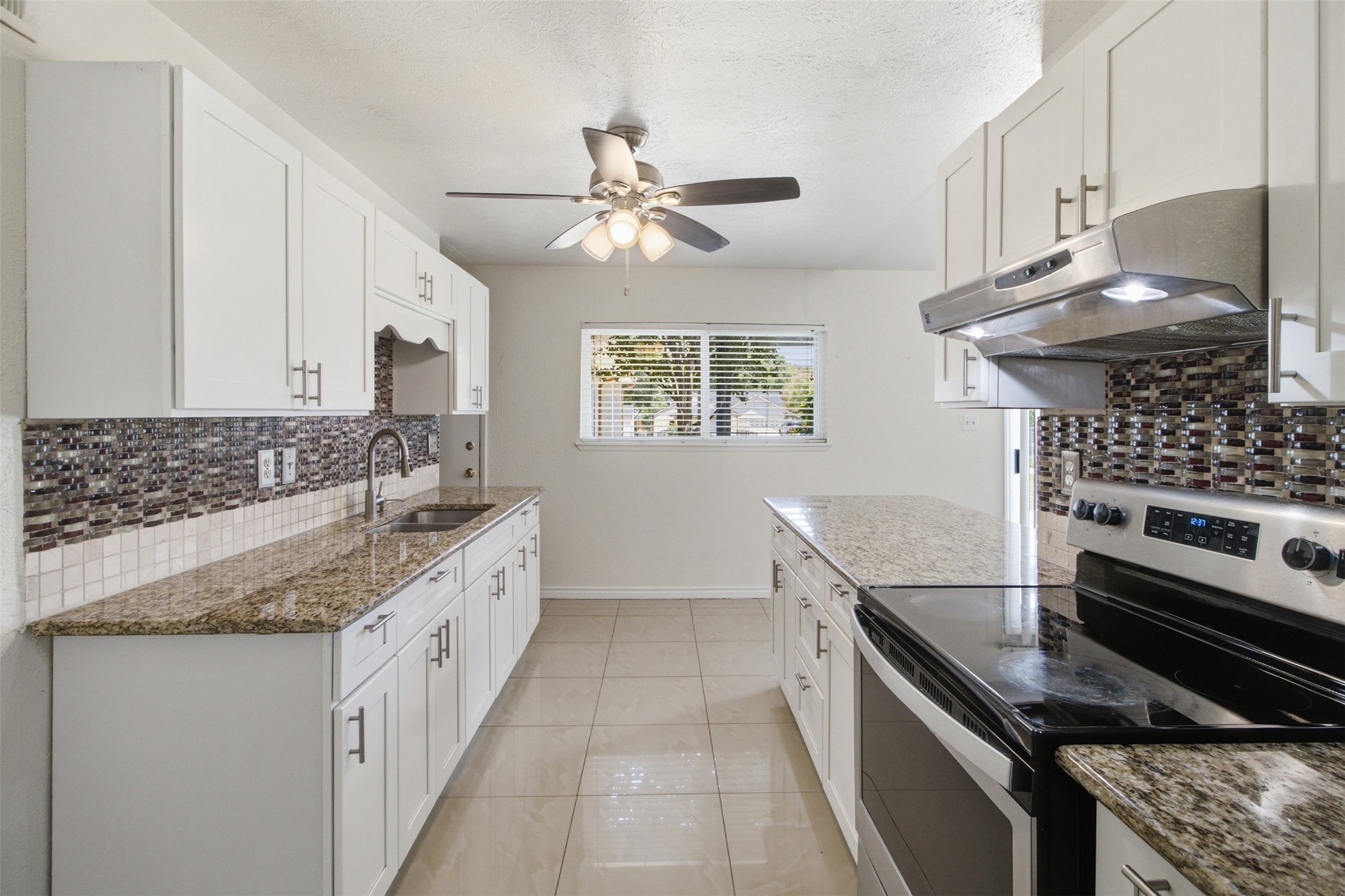3709 Yaupon Drive
