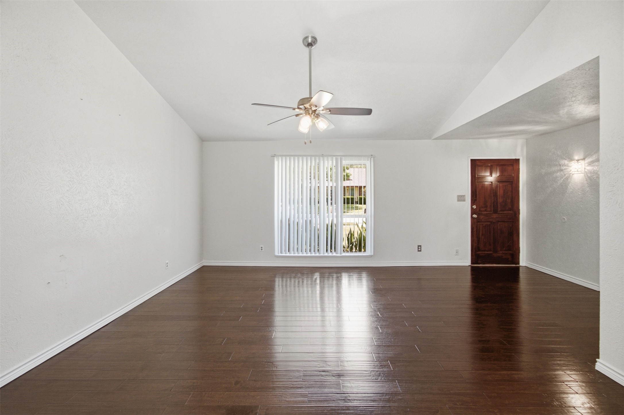 3709 Yaupon Drive