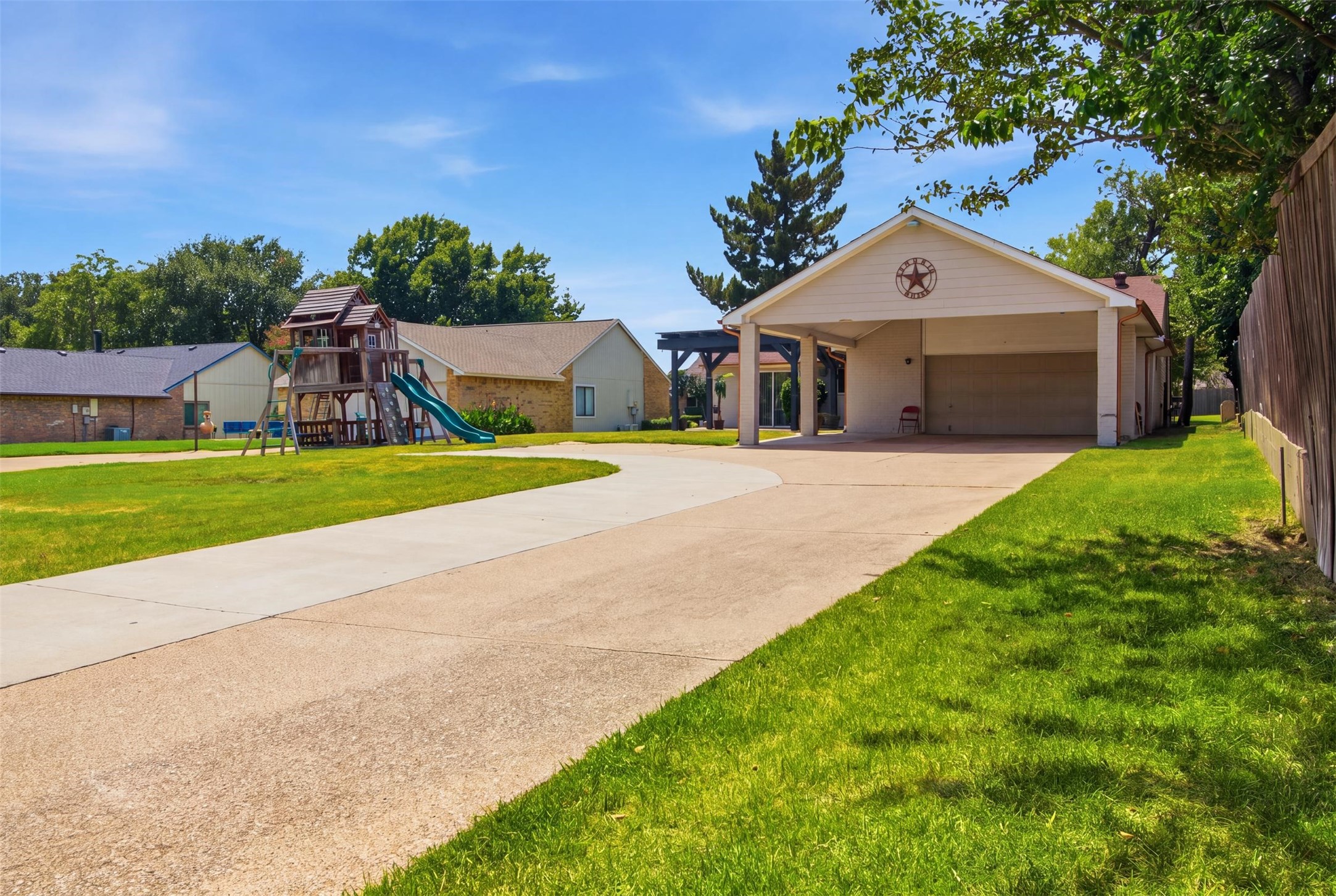 3709 Yaupon Drive
