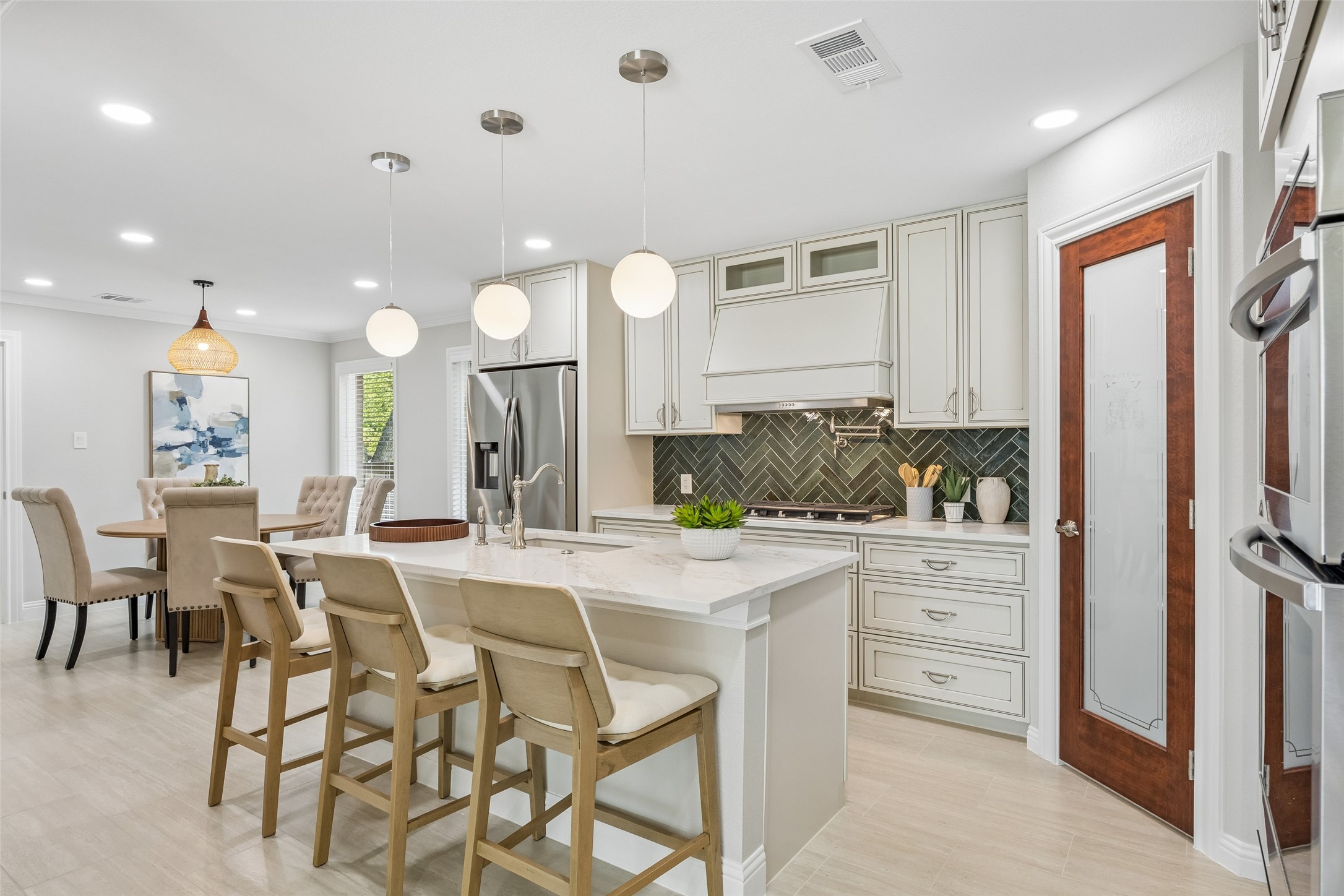 1231 S Montclair Avenue