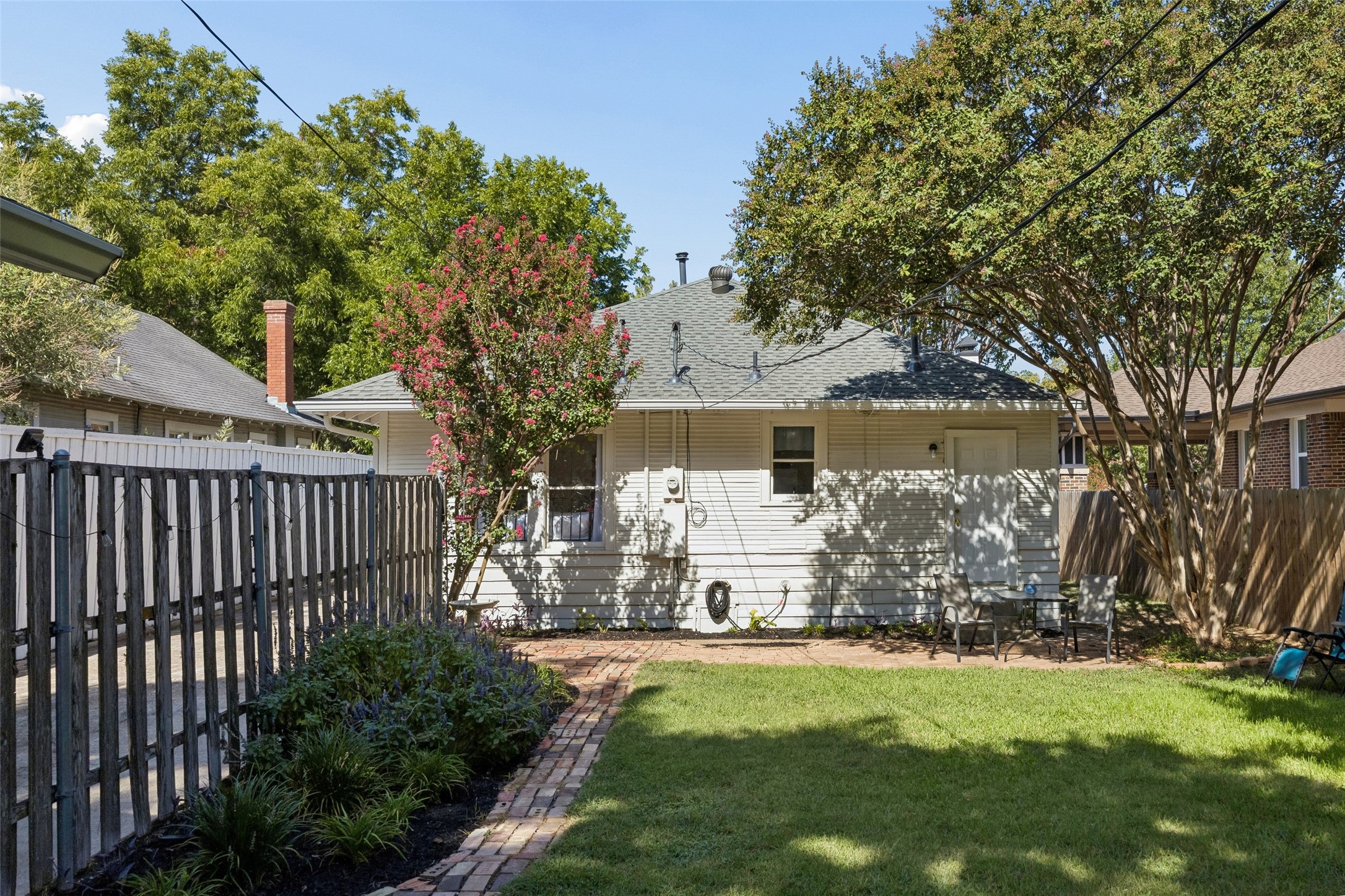 126 S Waverly Drive