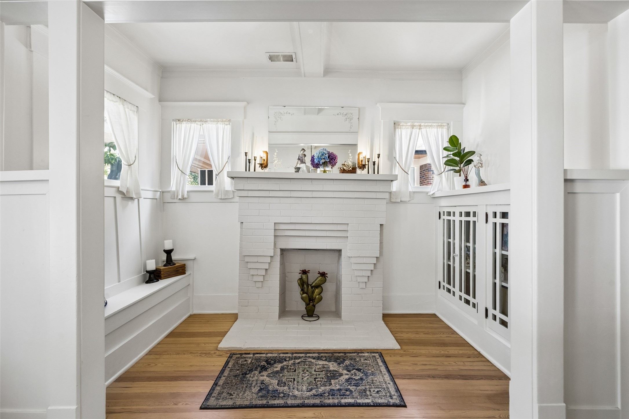 126 S Waverly Drive