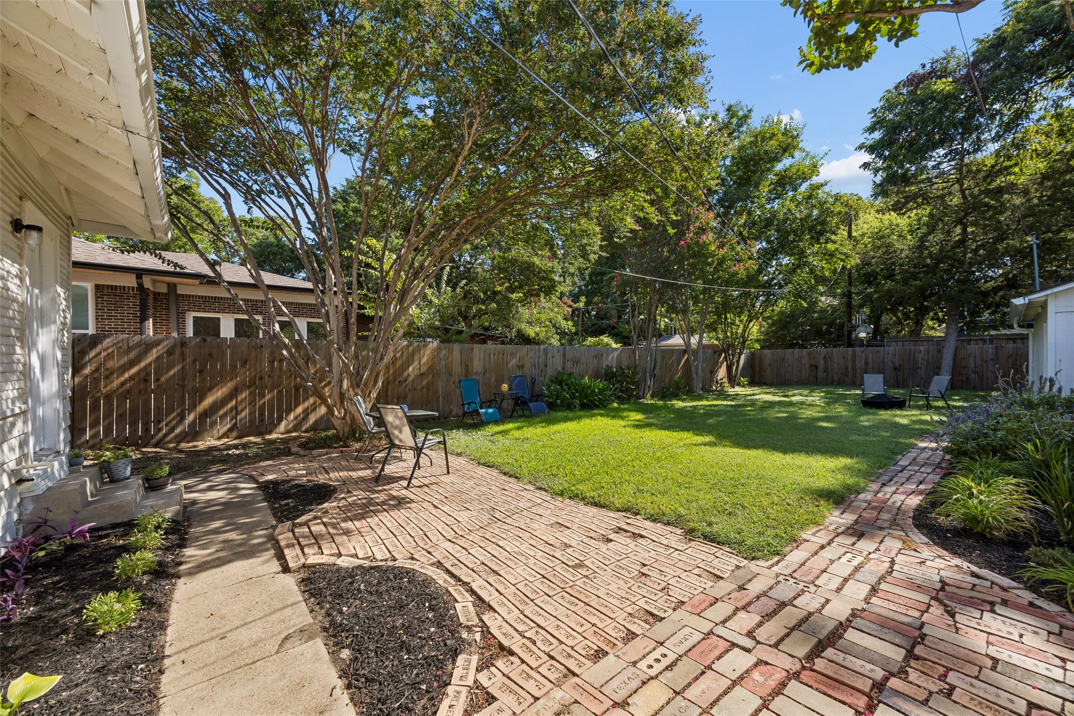 126 S Waverly Drive