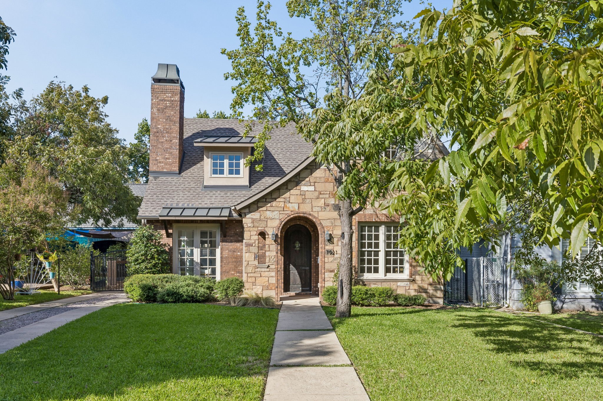 1921 Old Orchard Drive