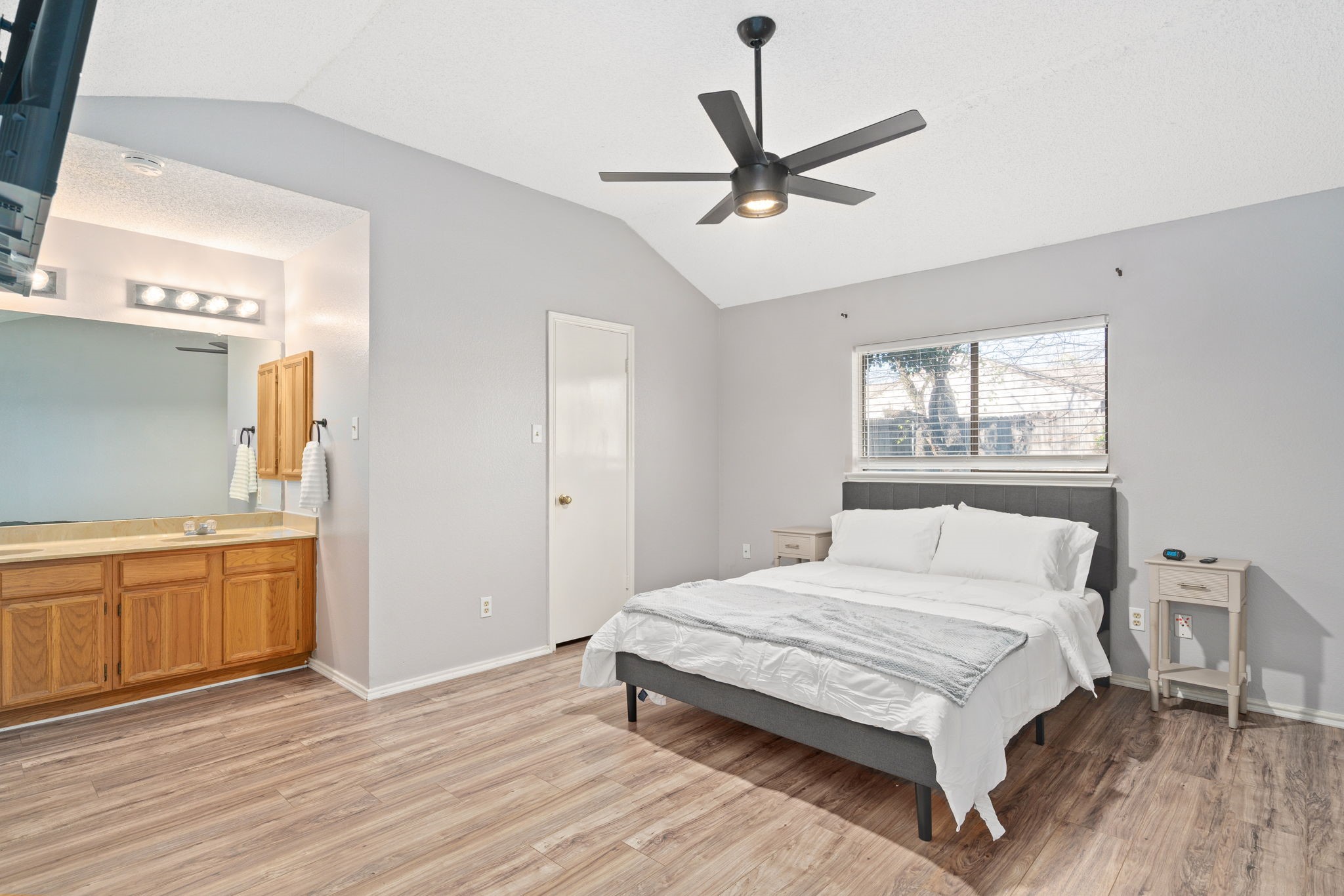 2334 Dartmouth Drive